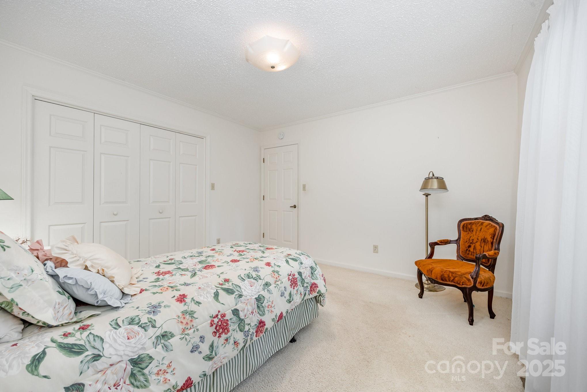 240 Partridge Run Property Photo 16