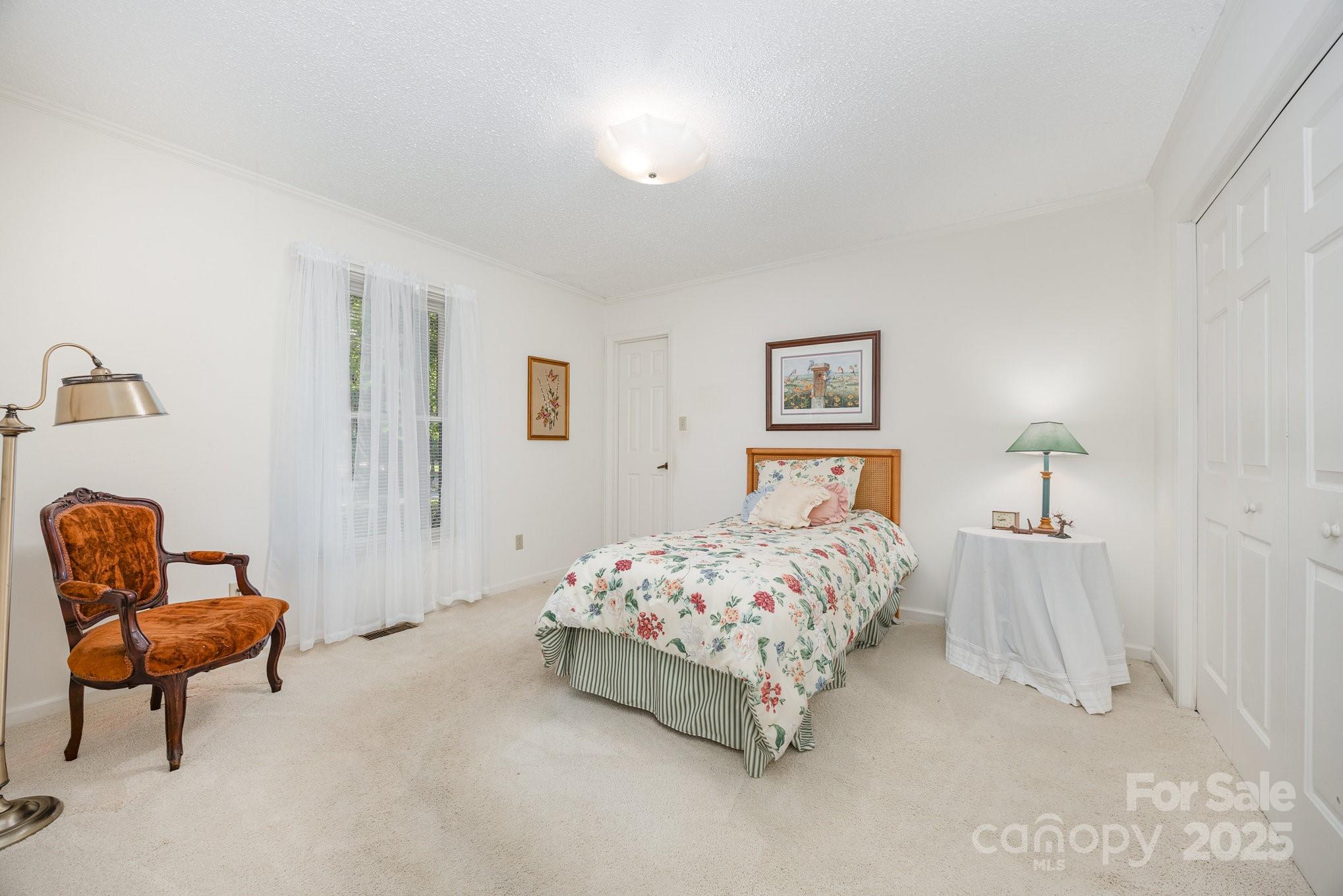 240 Partridge Run Property Photo 17