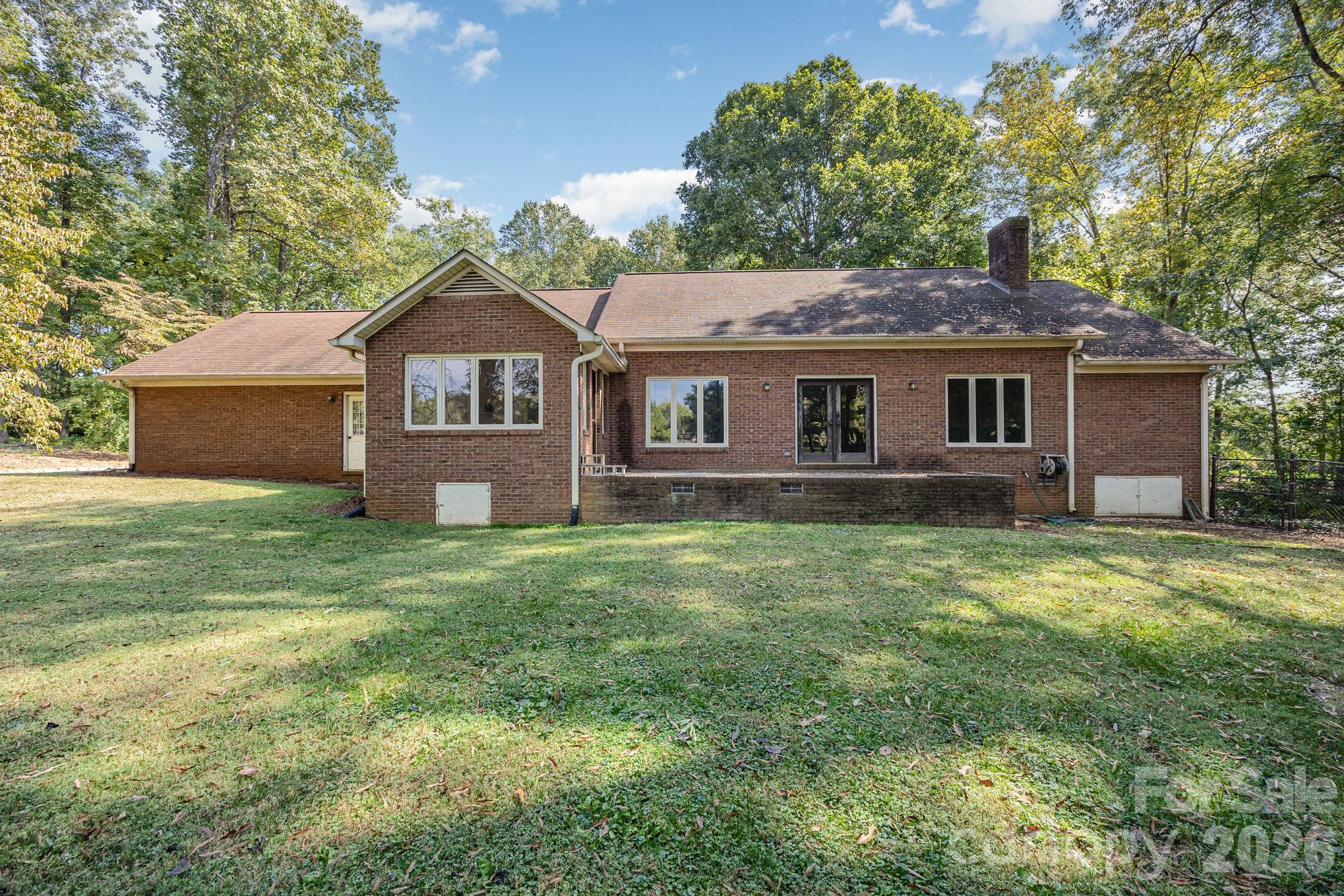 240 Partridge Run Property Photo 18