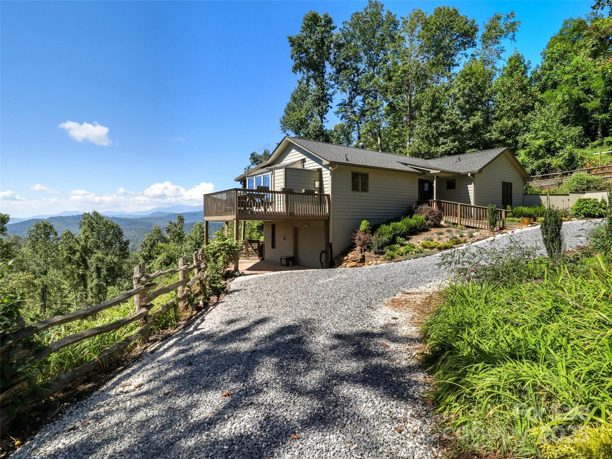 1533 Apple Lane Property Photo 1