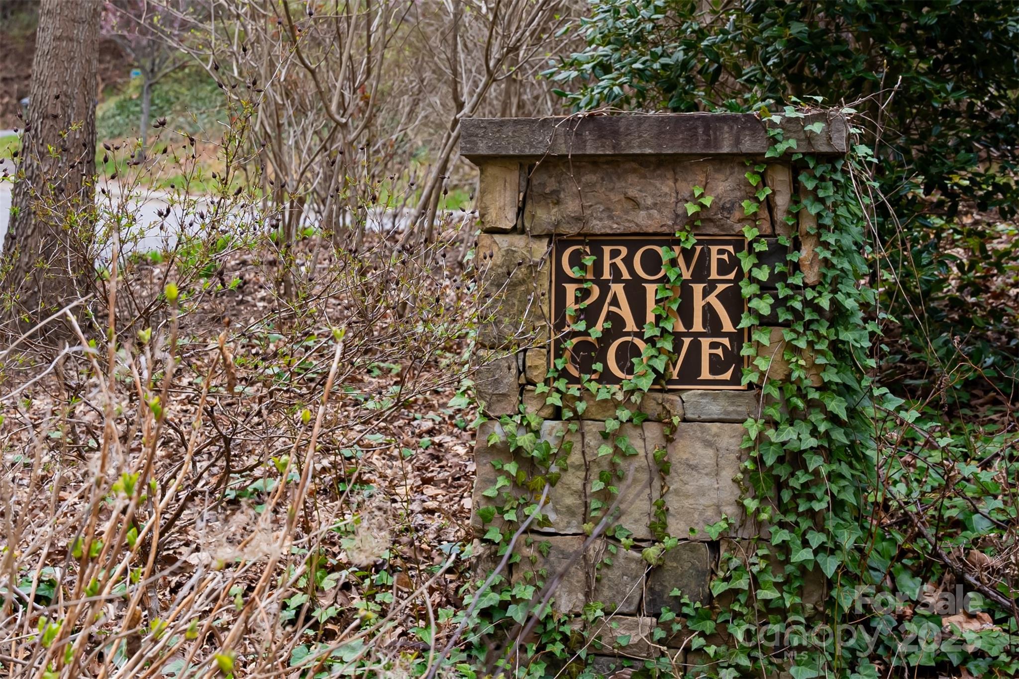 12 Grovepoint Way Property Photo 5