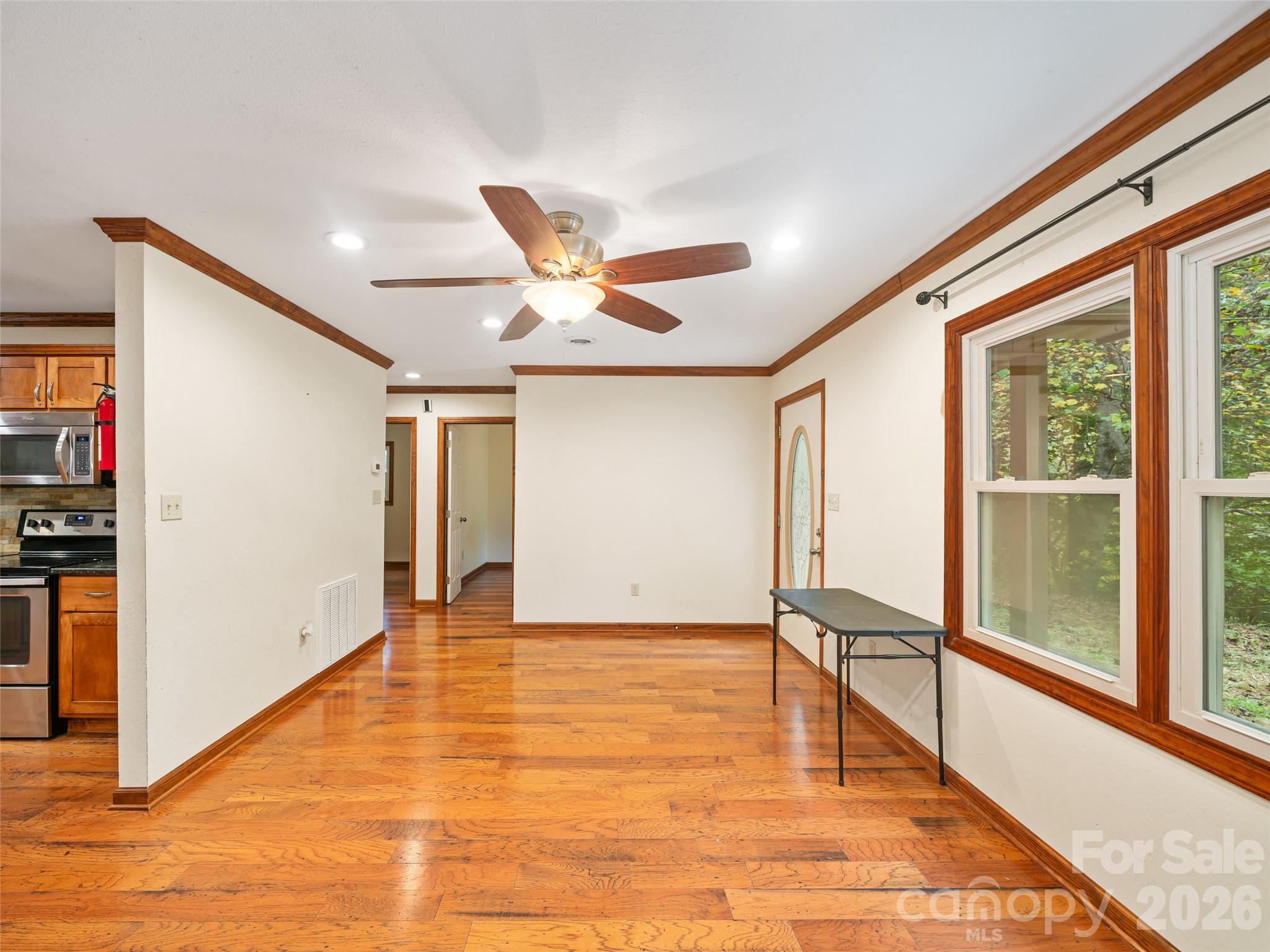 158 Dover Lane Property Photo 4