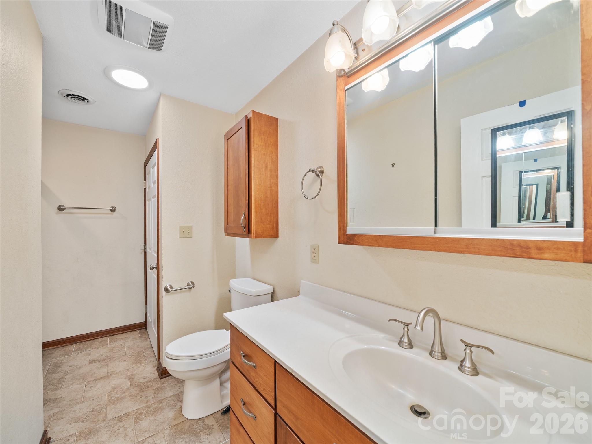 158 Dover Lane Property Photo 11