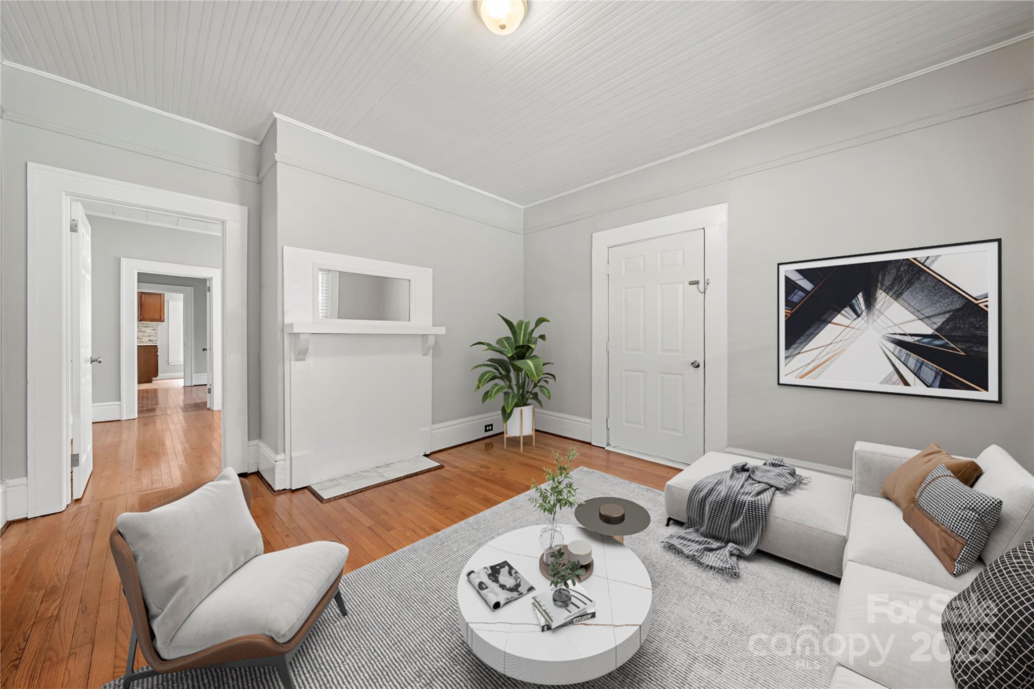 215 W D Street Property Photo 14