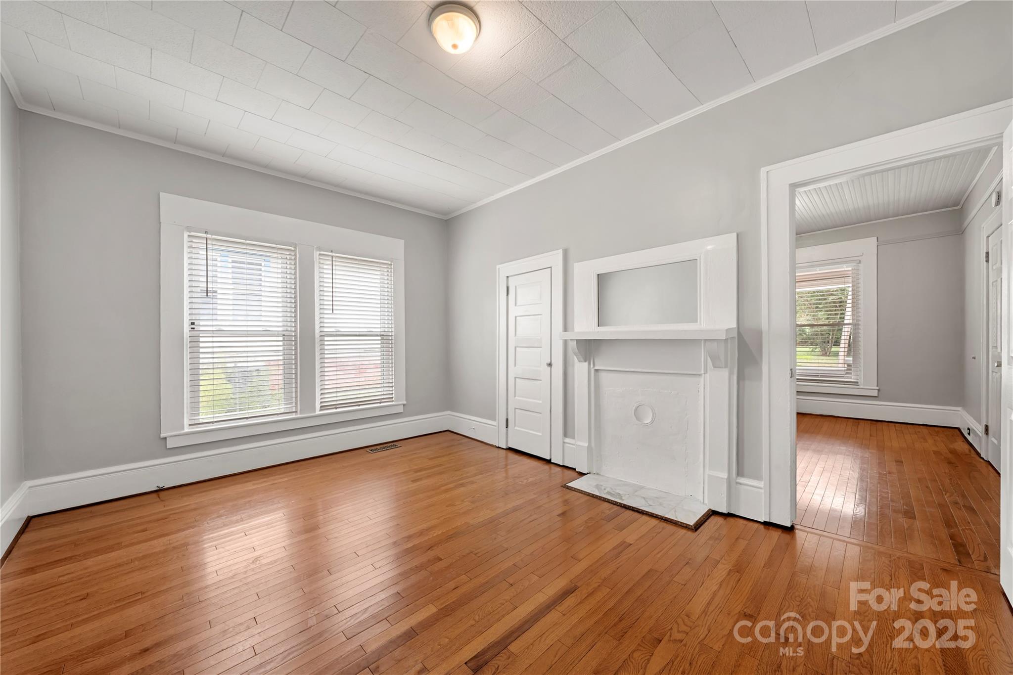 215 W D Street Property Photo 17