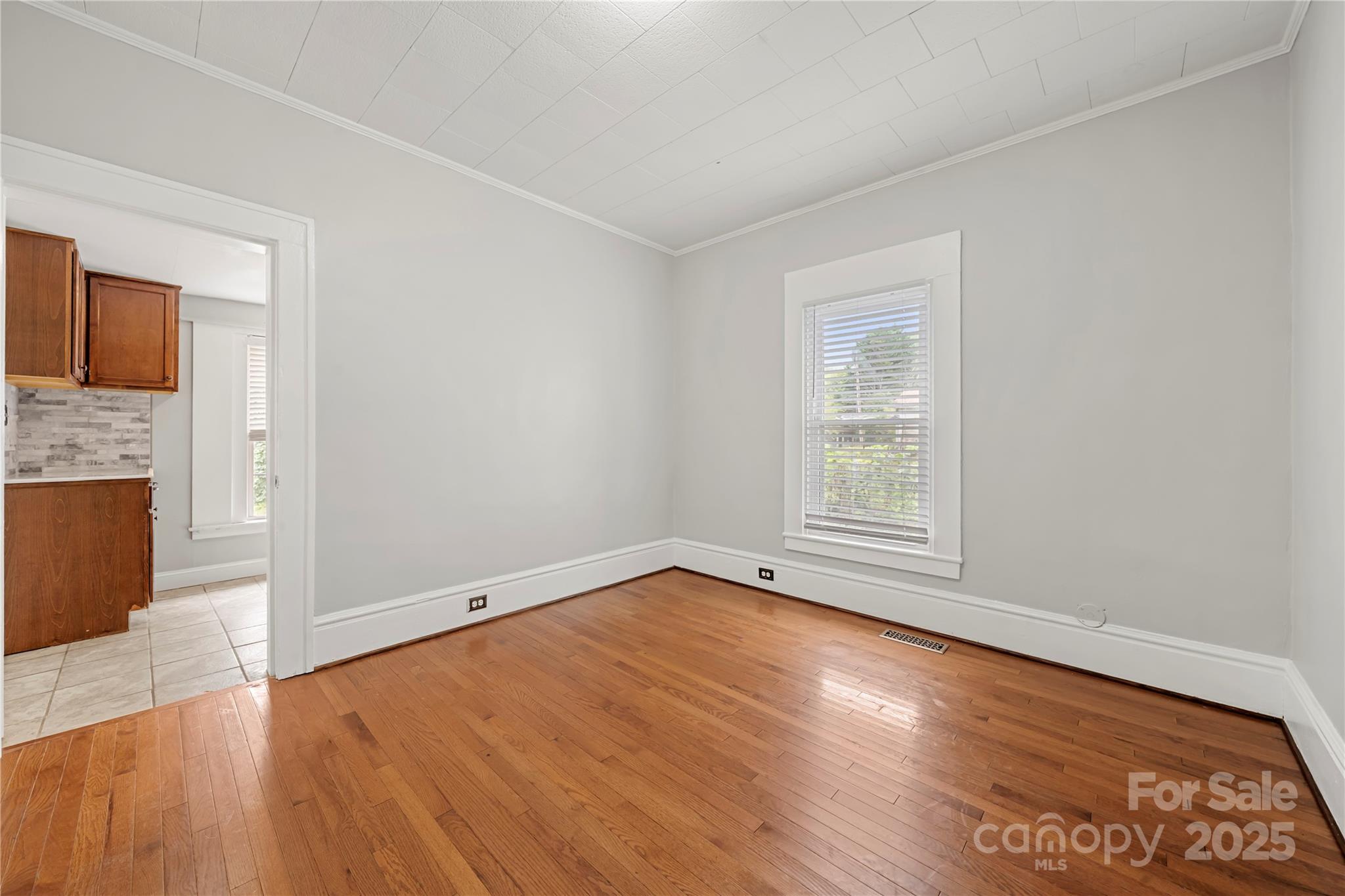 215 W D Street Property Photo 19