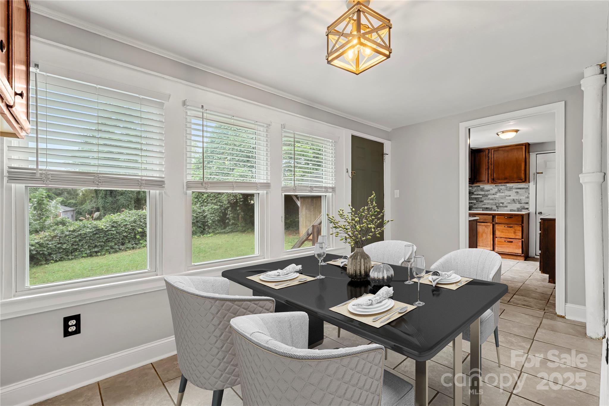 215 W D Street Property Photo 24