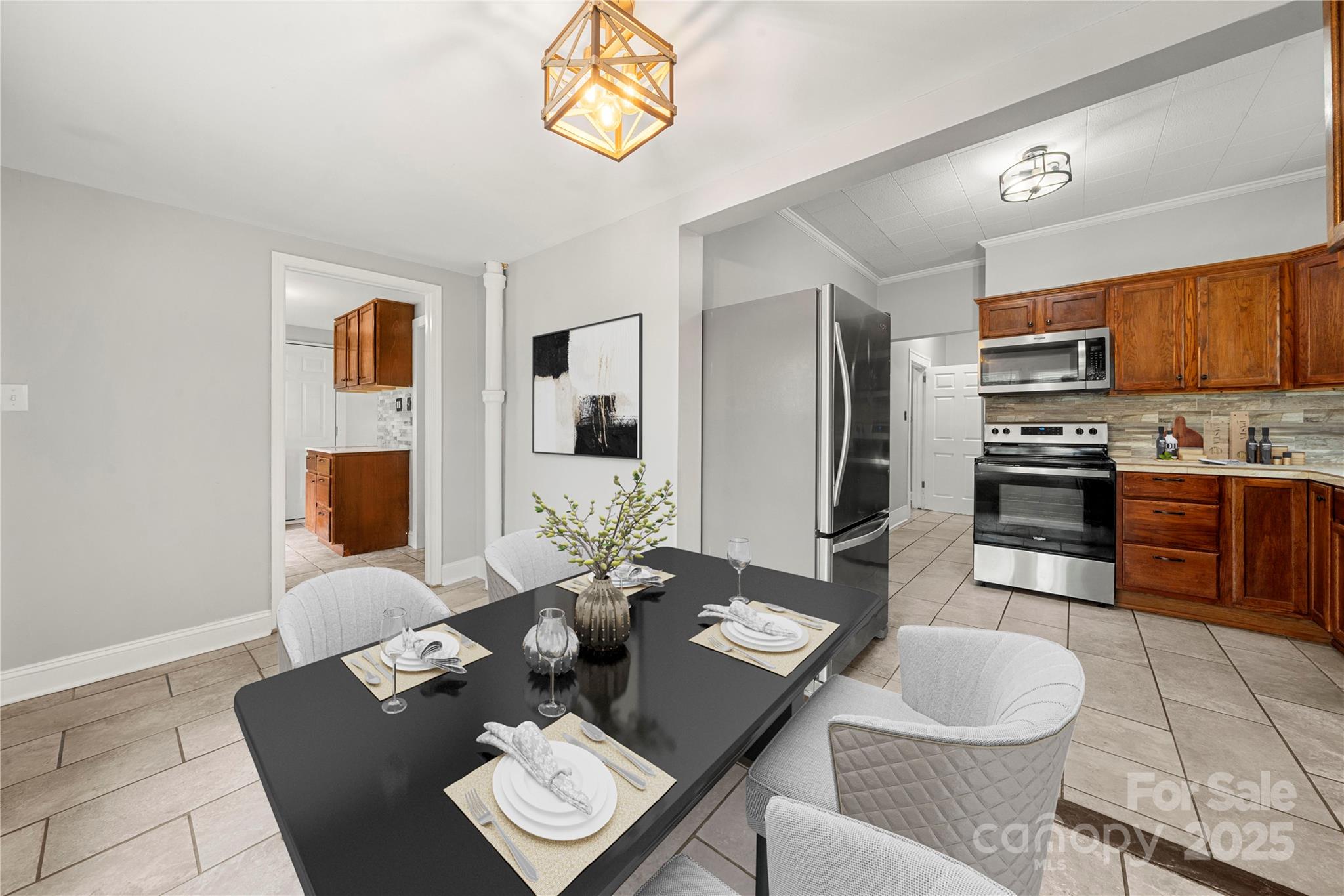 215 W D Street Property Photo 26