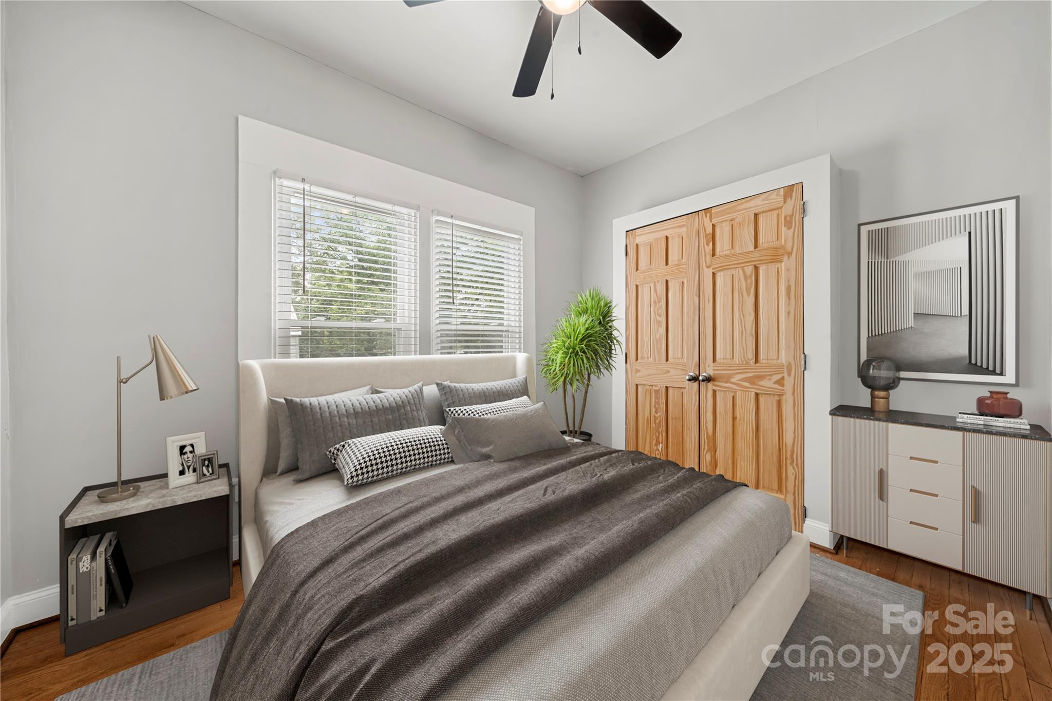 215 W D Street Property Photo 32