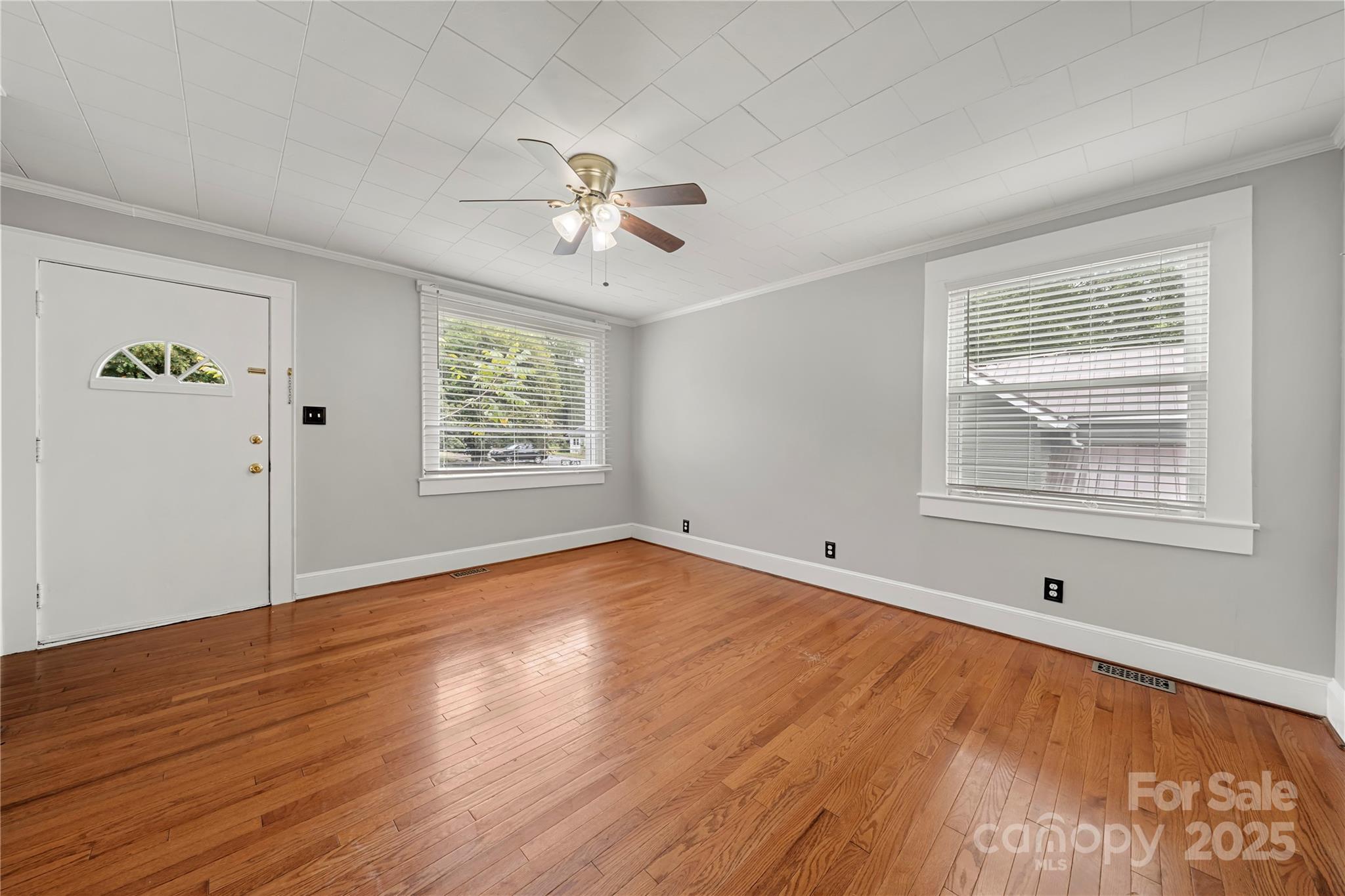 215 W D Street Property Photo 35