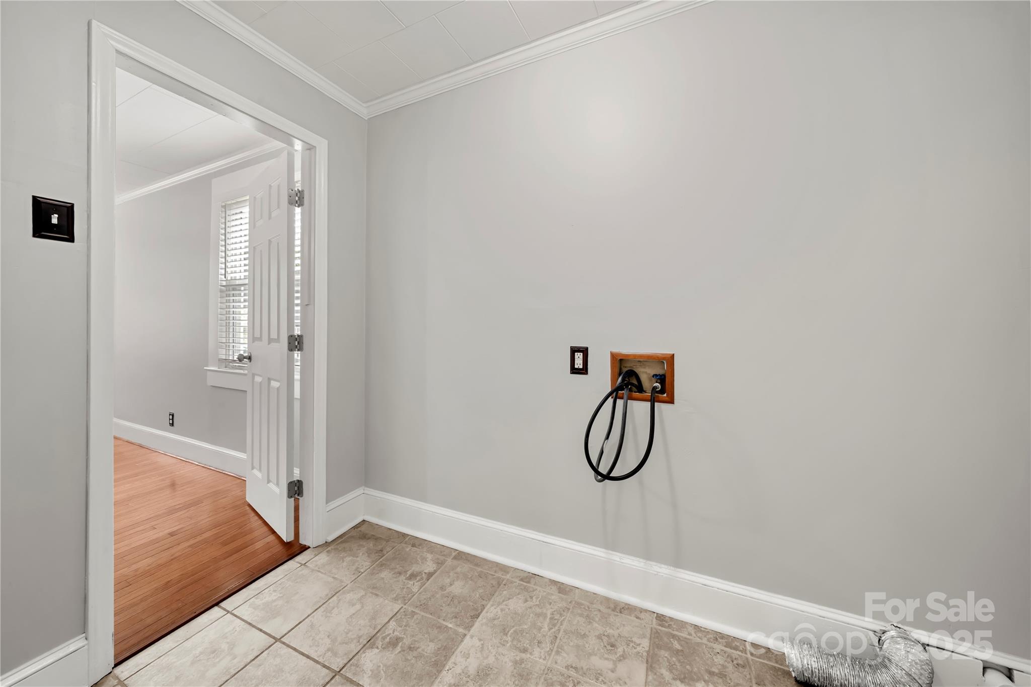 215 W D Street Property Photo 38