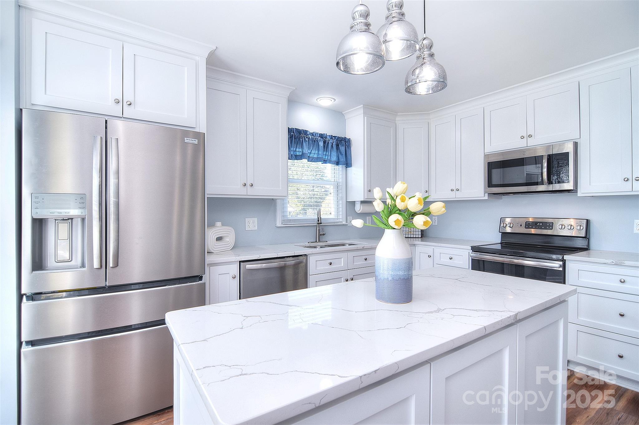 2506 Foxworth Drive Property Photo 11