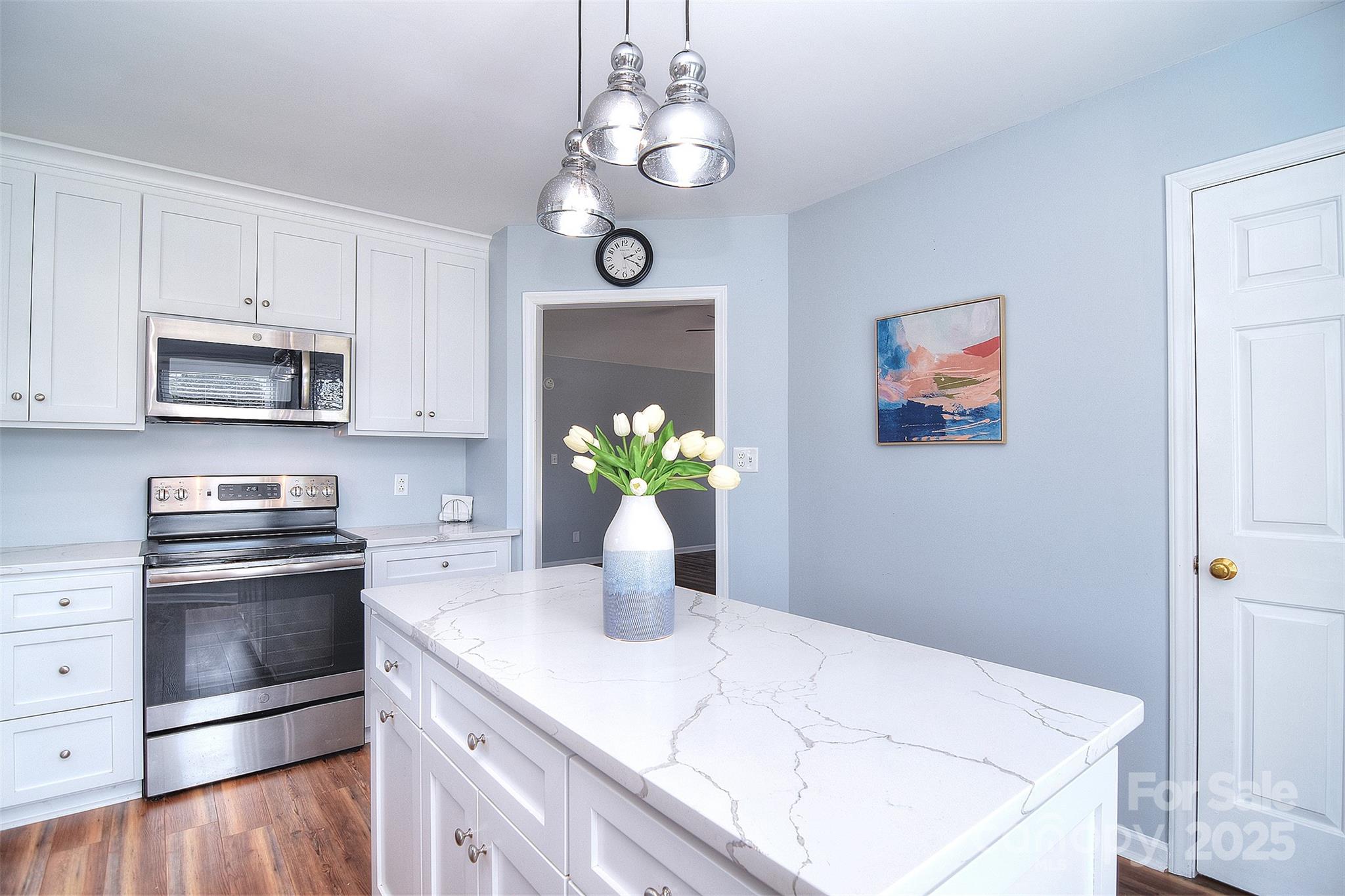 2506 Foxworth Drive Property Photo 12