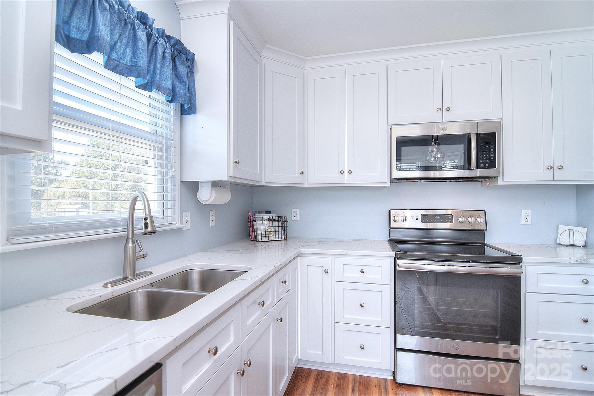 2506 Foxworth Drive Property Photo 13