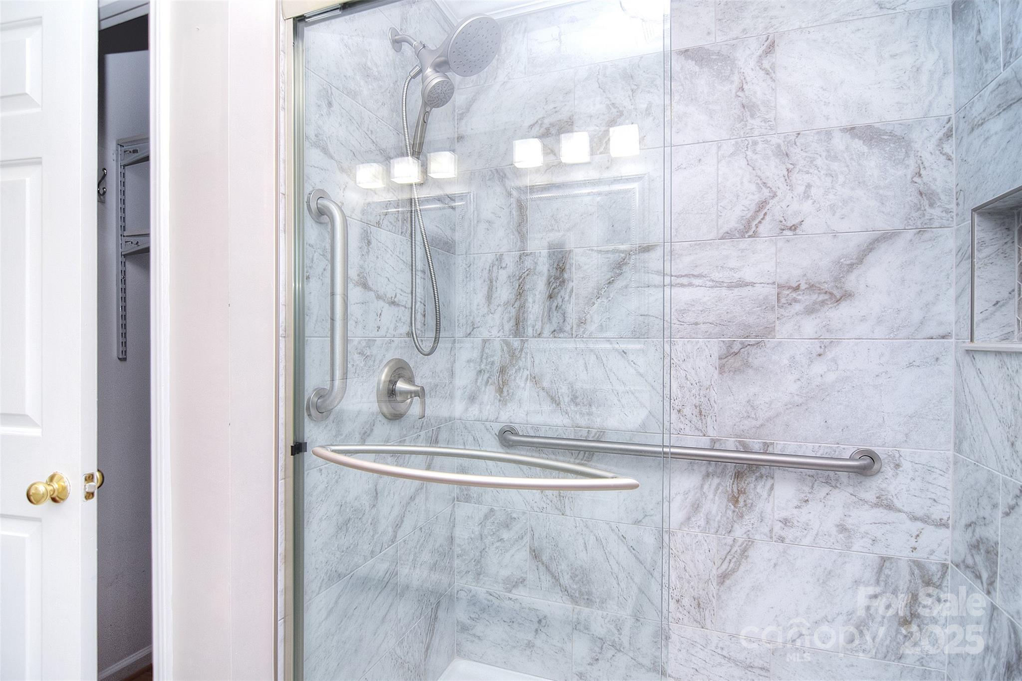 2506 Foxworth Drive Property Photo 28