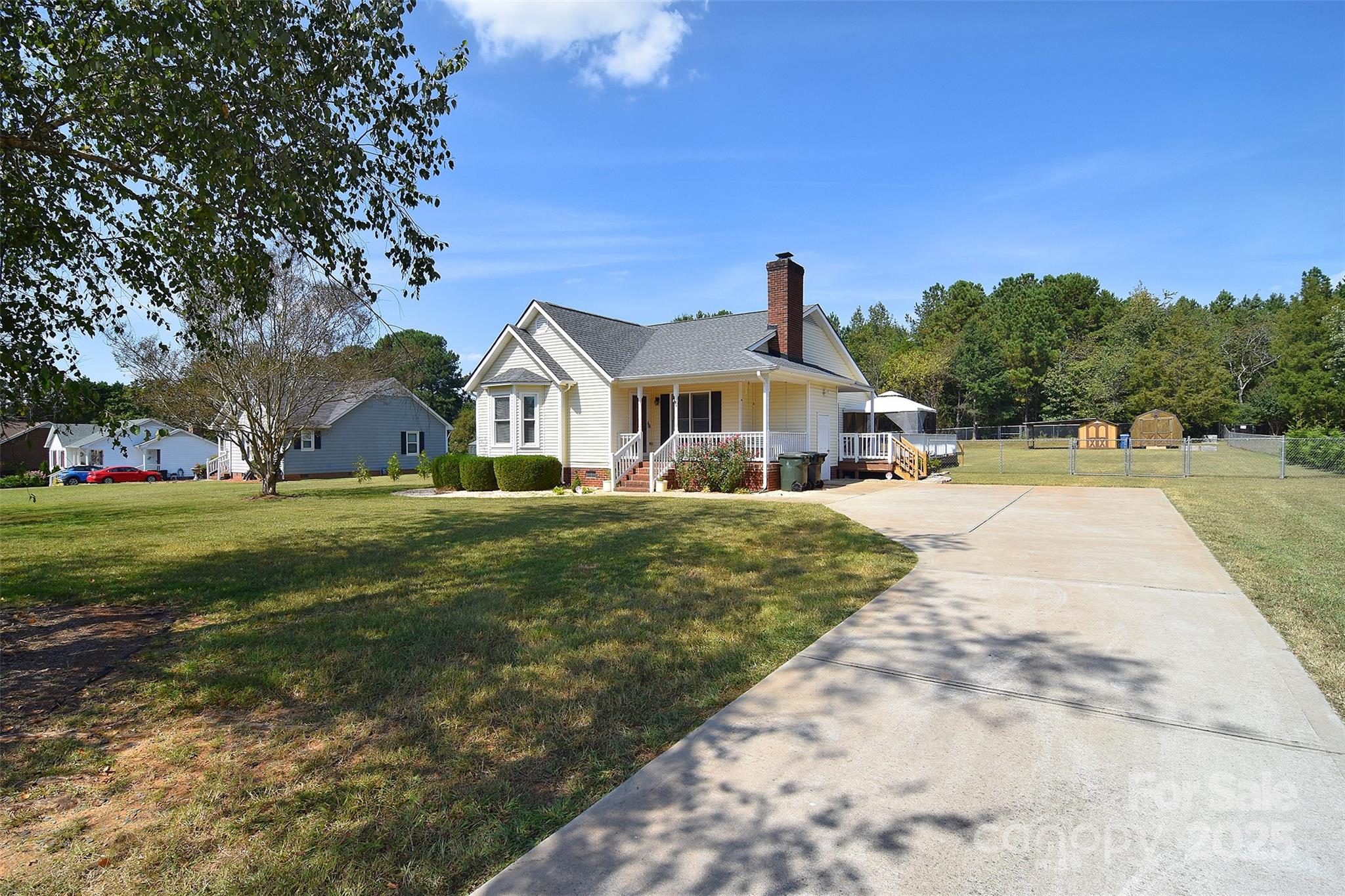 2506 Foxworth Drive Property Photo 38