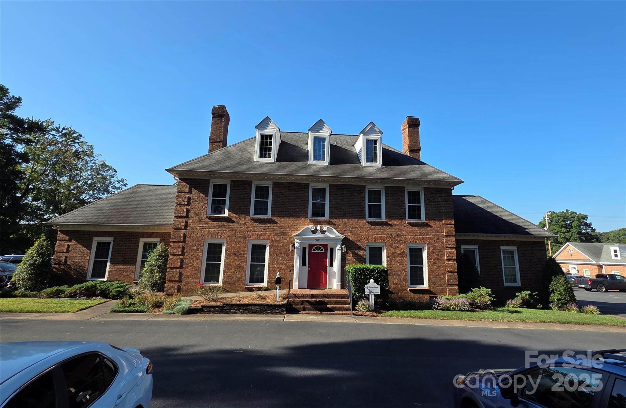 5511 Monroe Road Property Photo 1