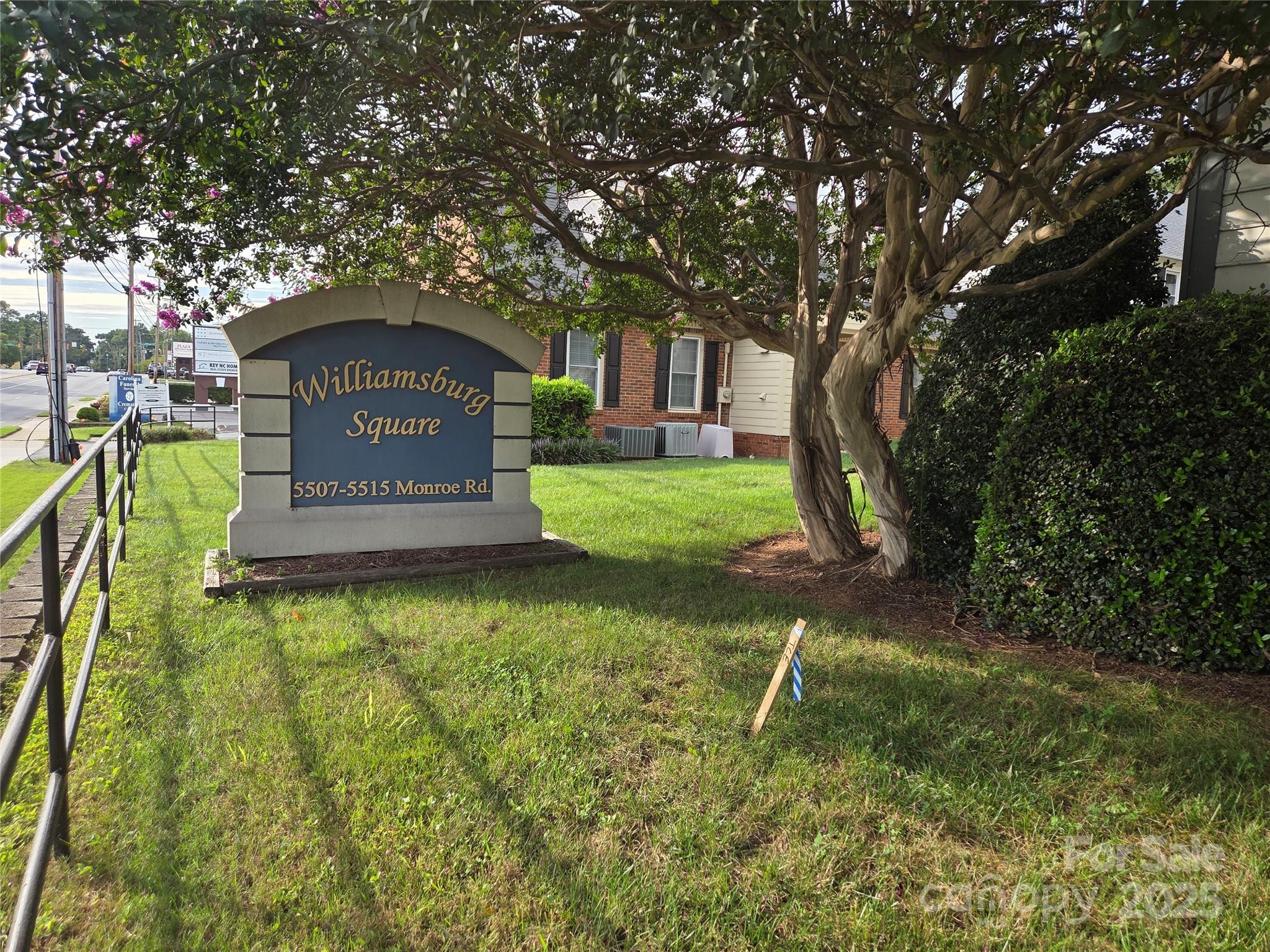 5511 Monroe Road Property Photo 3