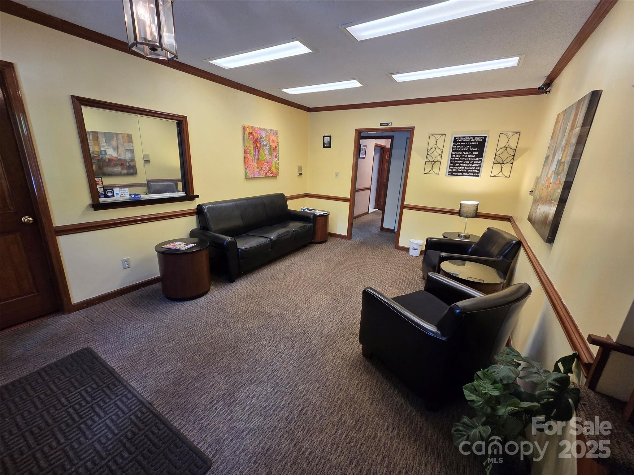 5511 Monroe Road Property Photo 9