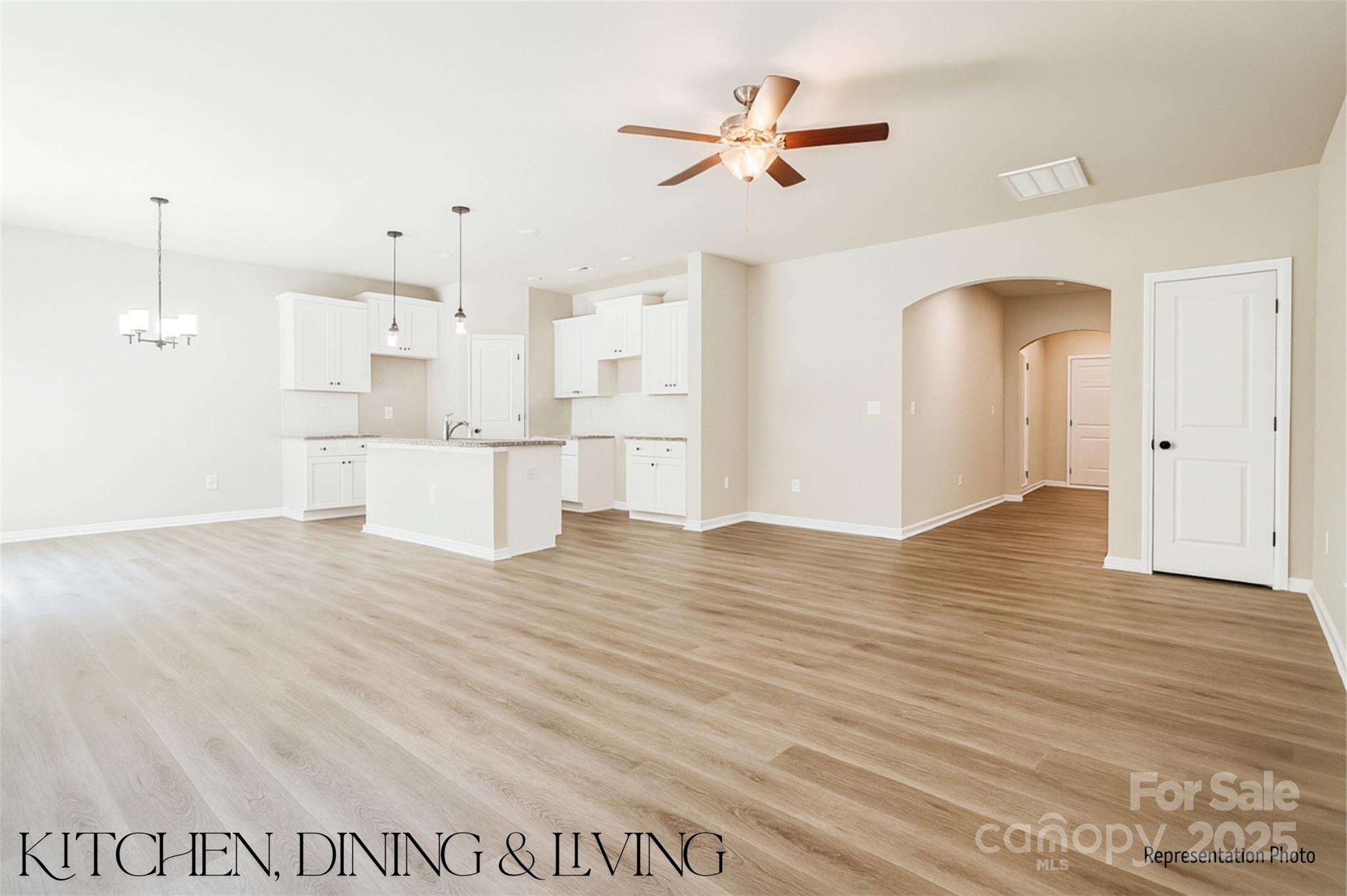 6708 W Sugar Creek Road Property Photo 3