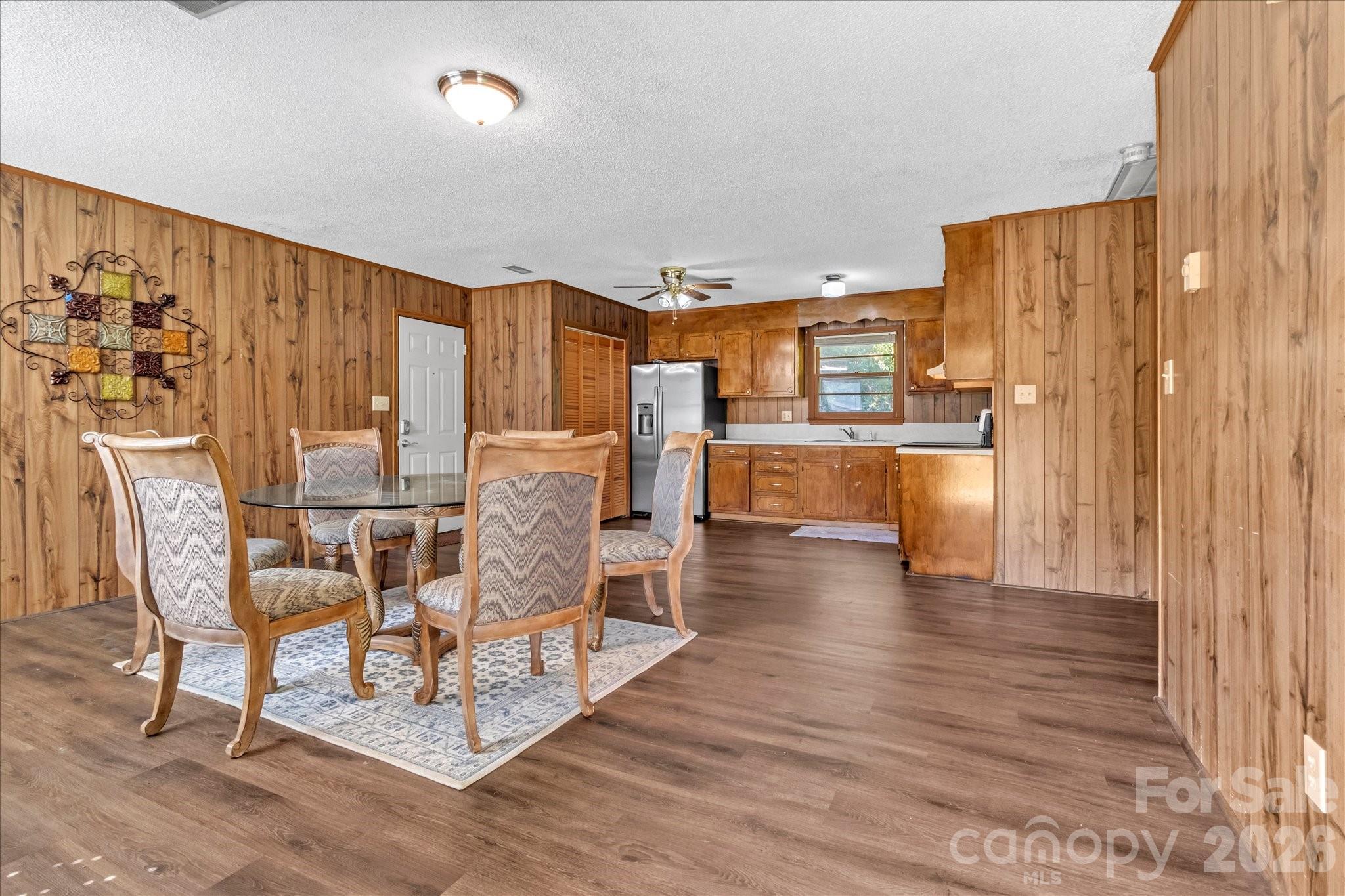 607 Waylen Street Property Photo 9