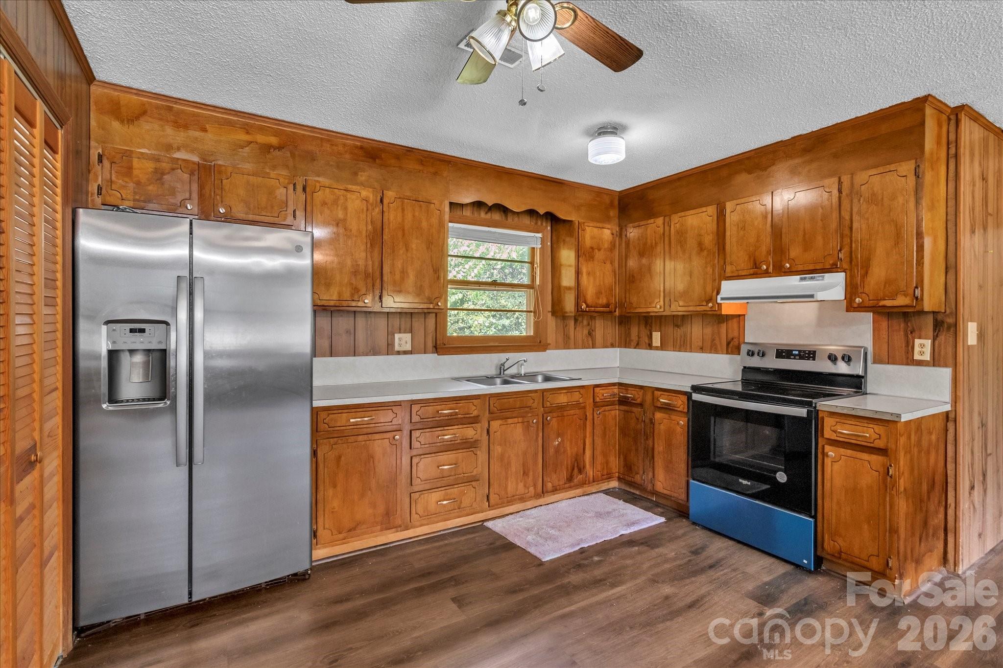 607 Waylen Street Property Photo 11