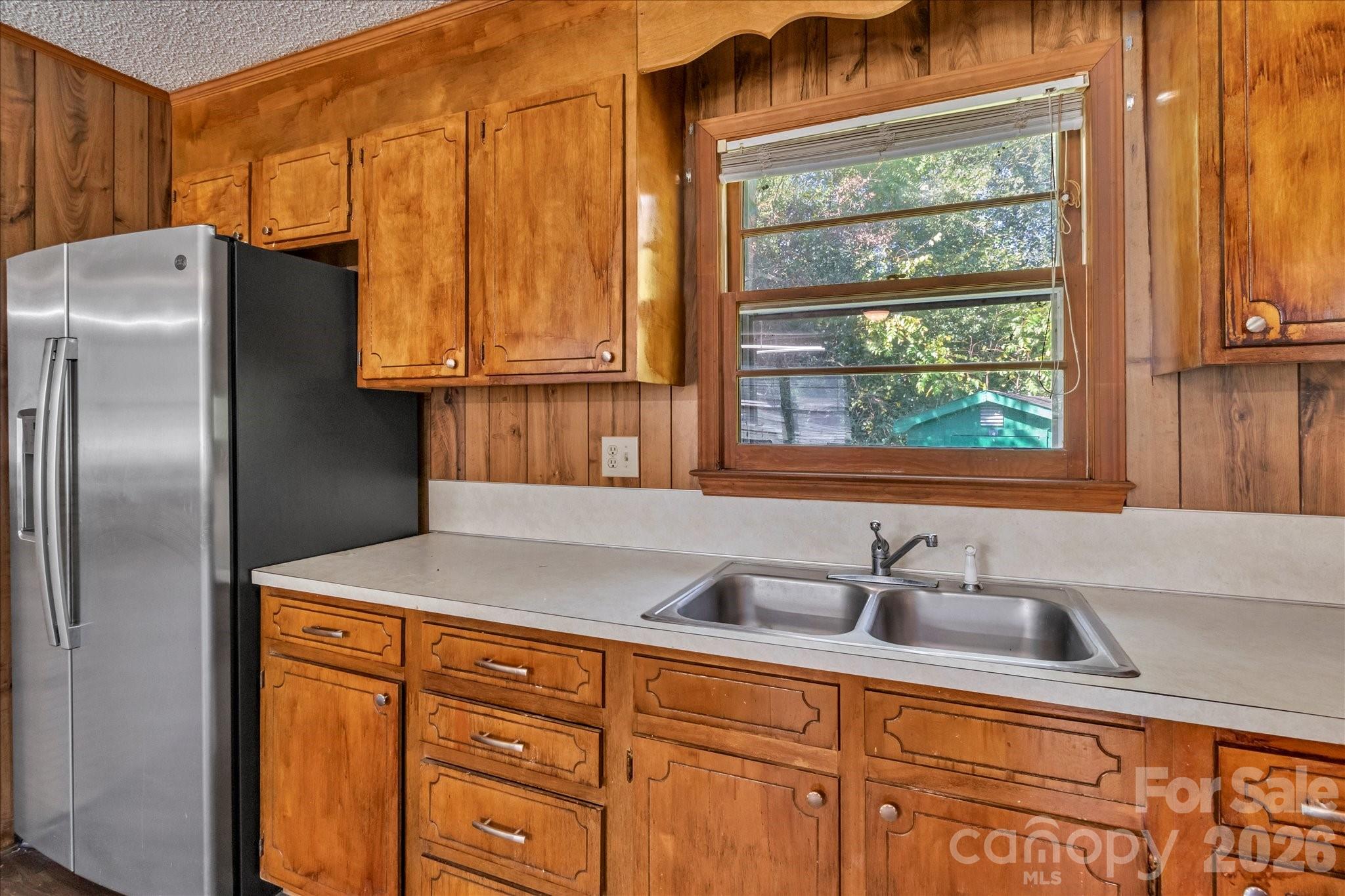 607 Waylen Street Property Photo 12