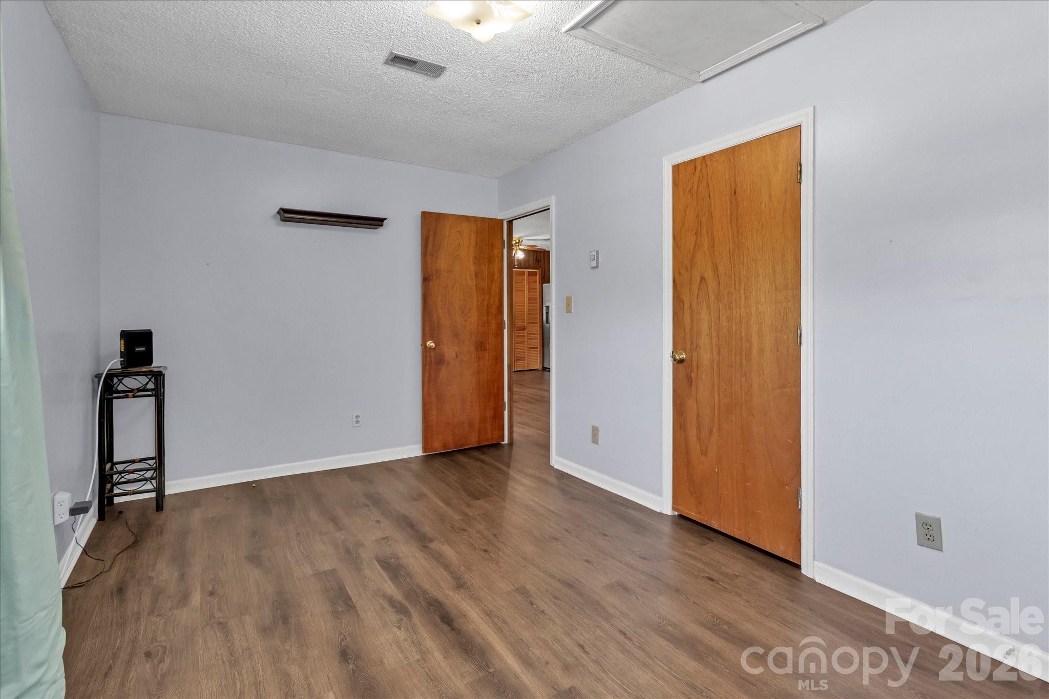 607 Waylen Street Property Photo 20