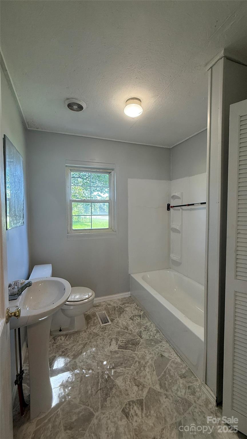 3839 W Dixon Boulevard Property Photo 10