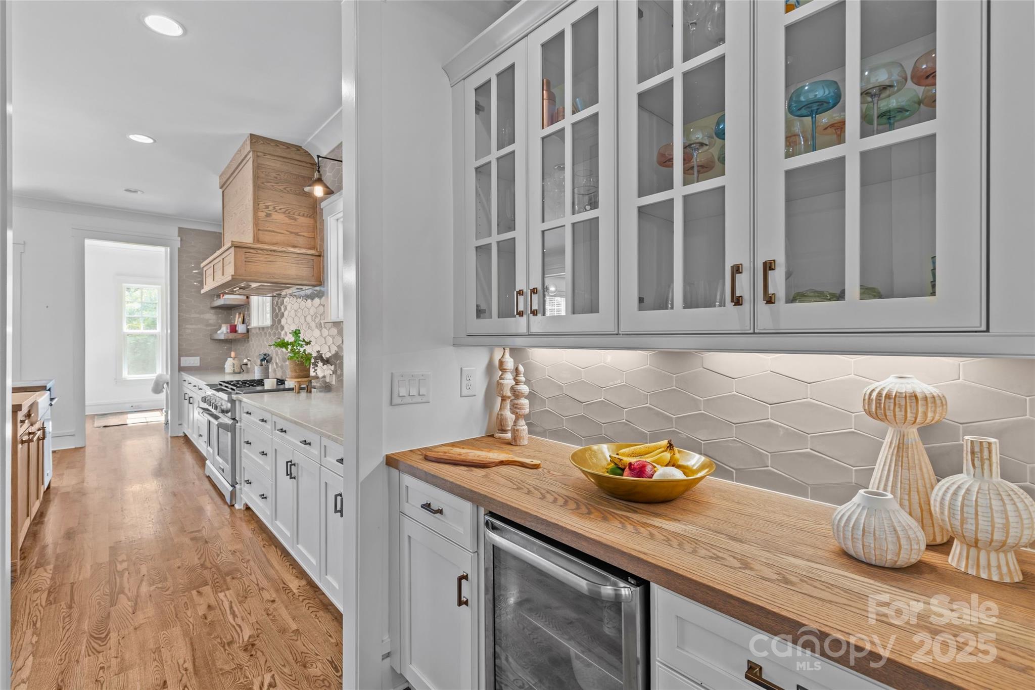 2614 Chesterfield Avenue Property Photo 9