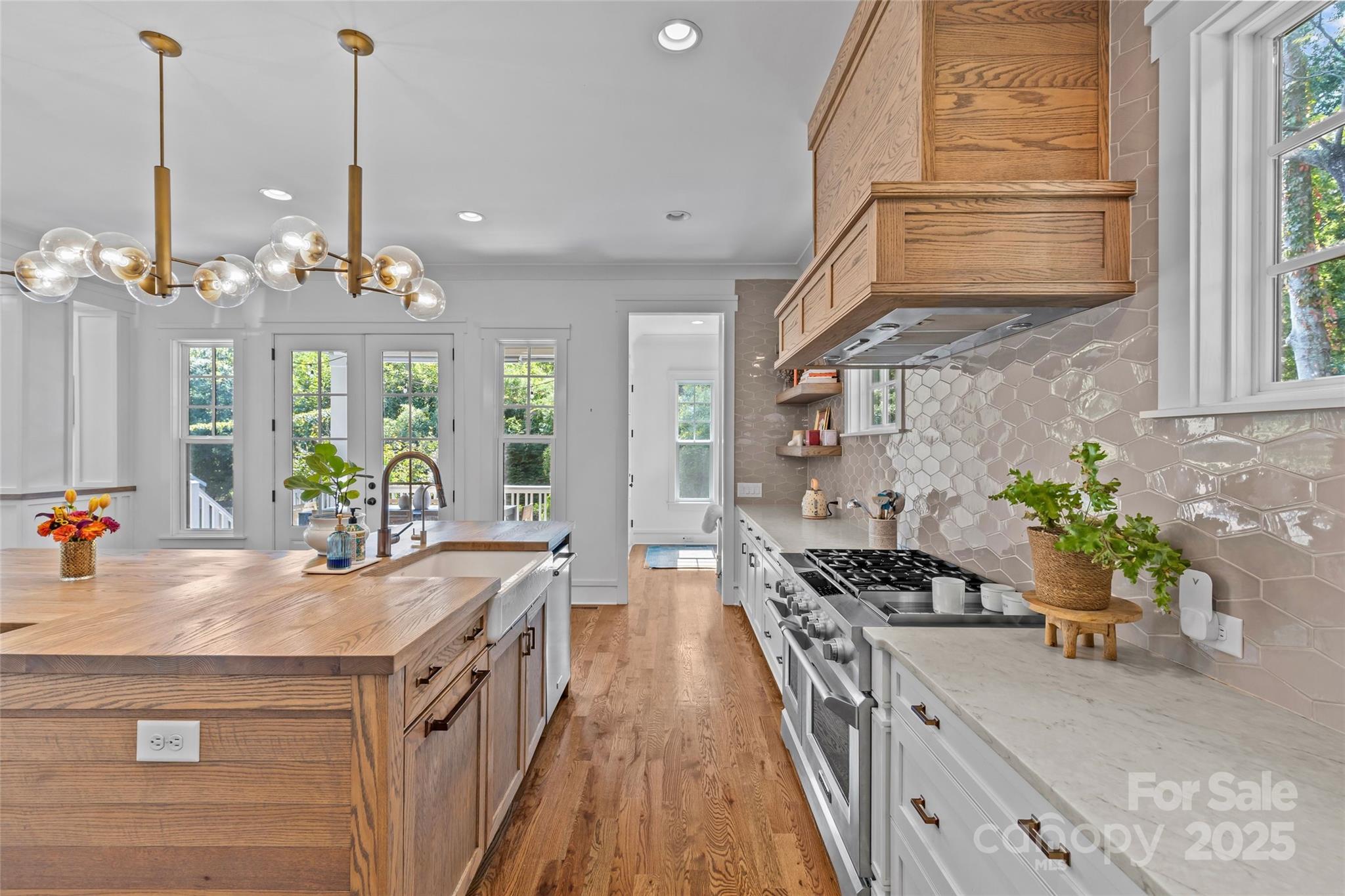 2614 Chesterfield Avenue Property Photo 11