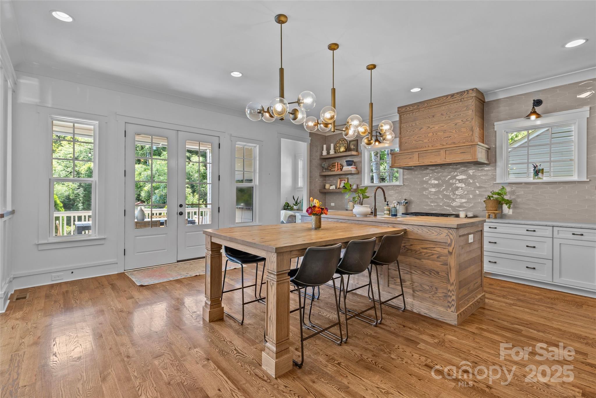 2614 Chesterfield Avenue Property Photo 13