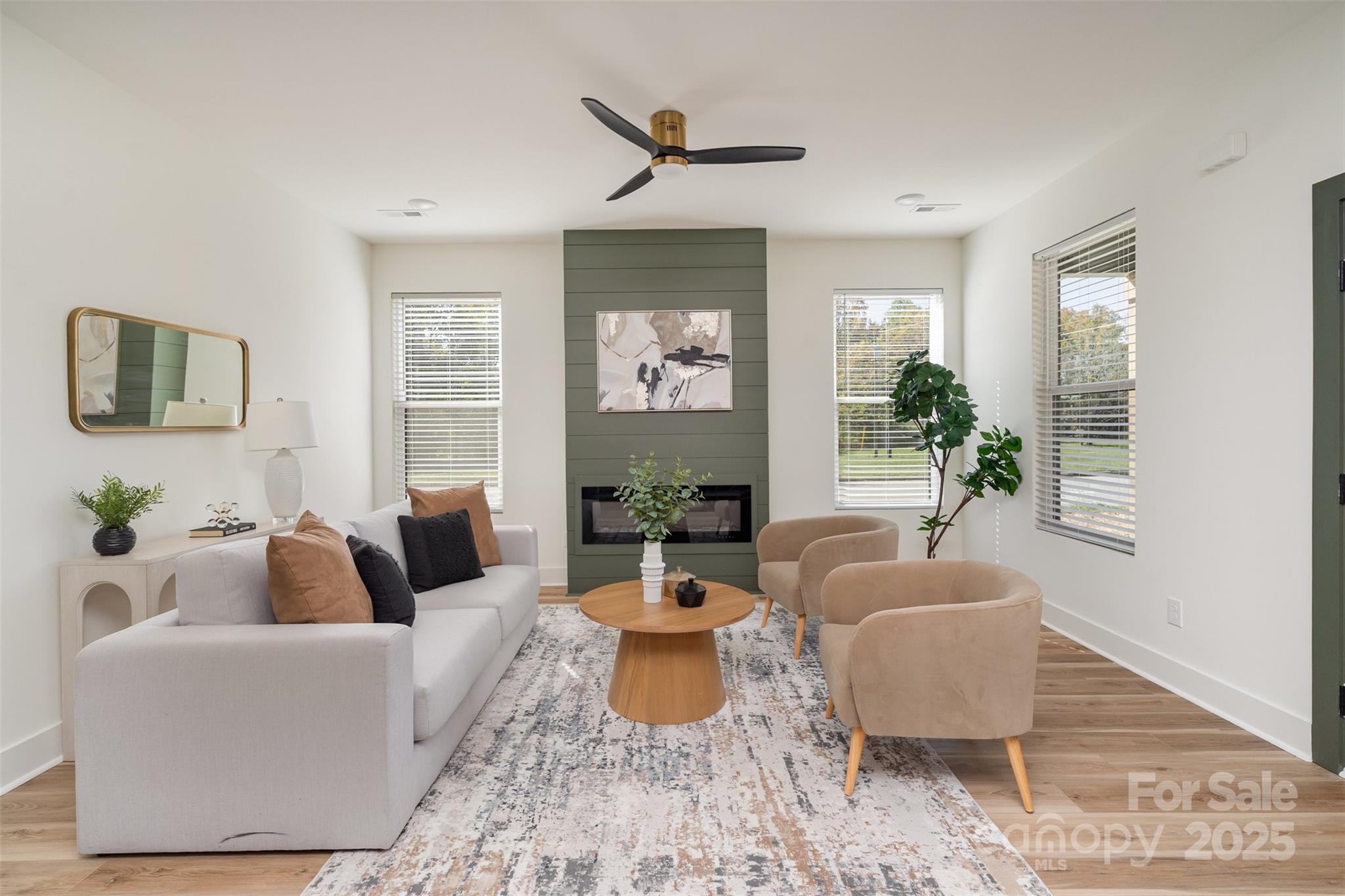 223 Robin Circle Property Photo 3