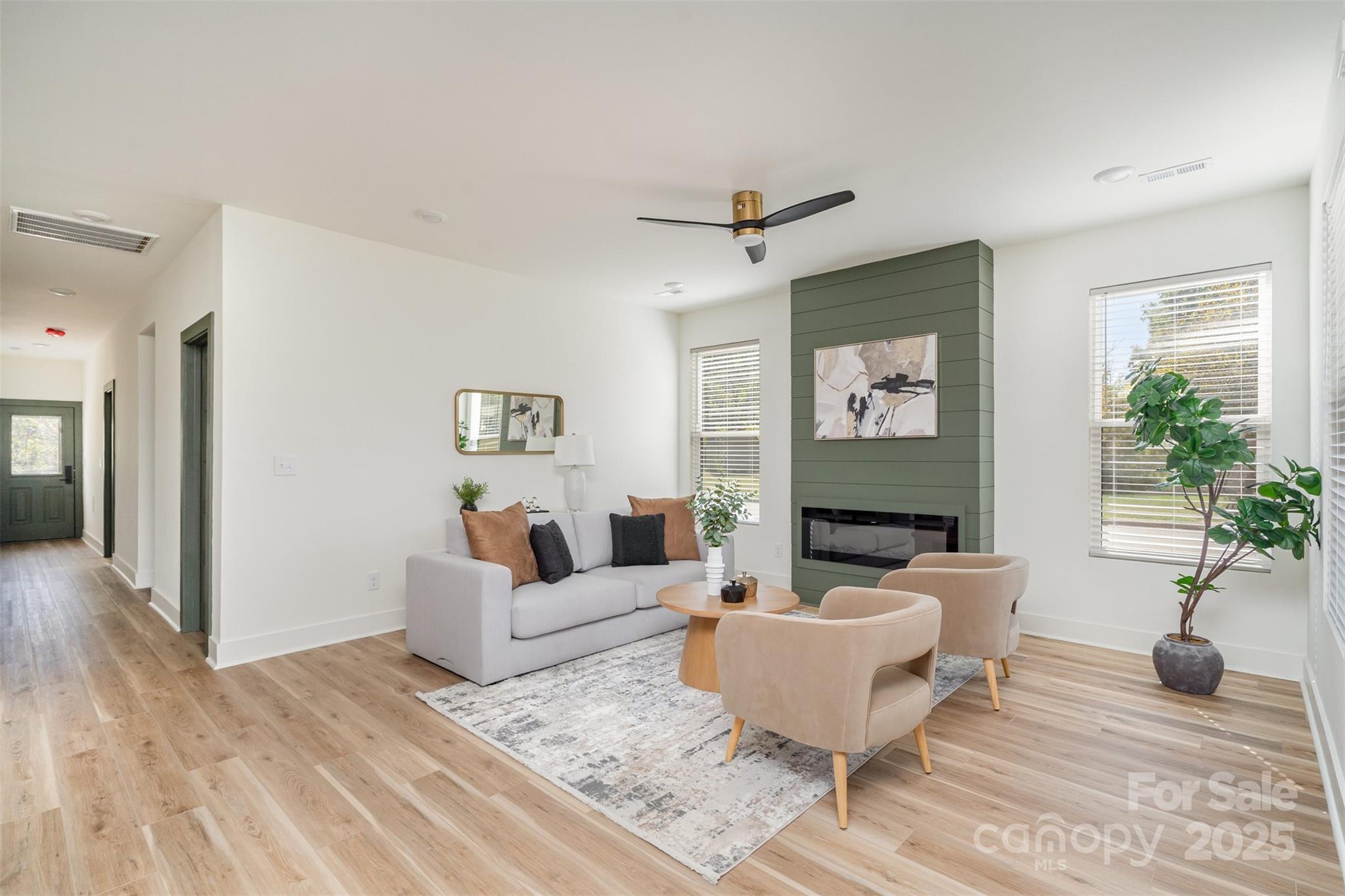 223 Robin Circle Property Photo 4