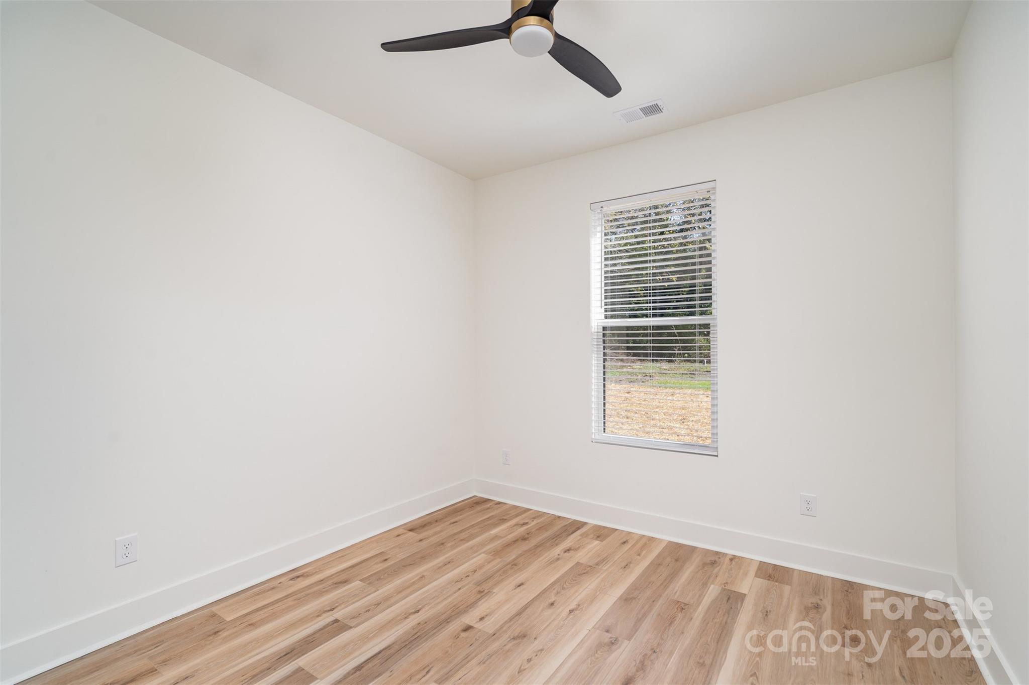 223 Robin Circle Property Photo 16