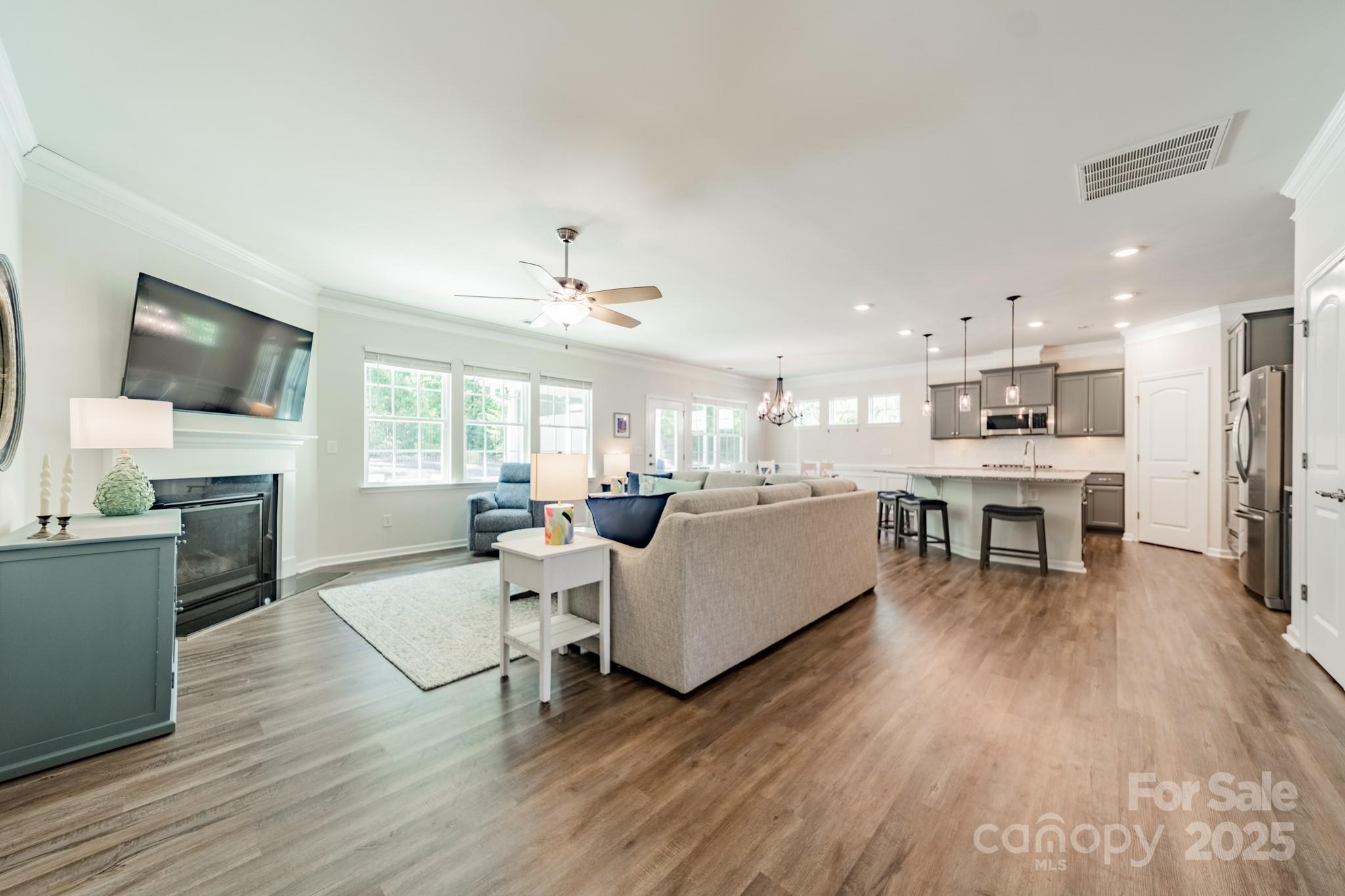 508 Vermeer Court Property Photo 5