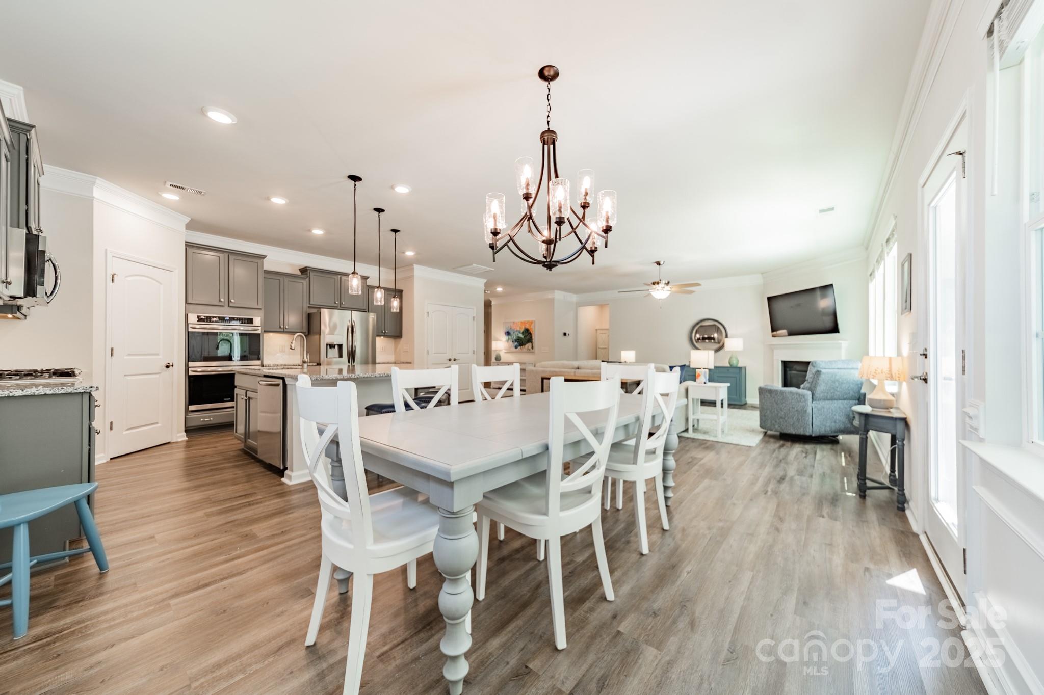 508 Vermeer Court Property Photo 8