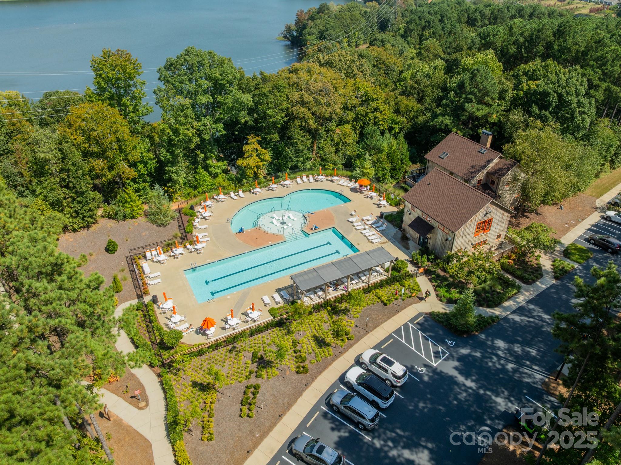 508 Vermeer Court Property Photo 24