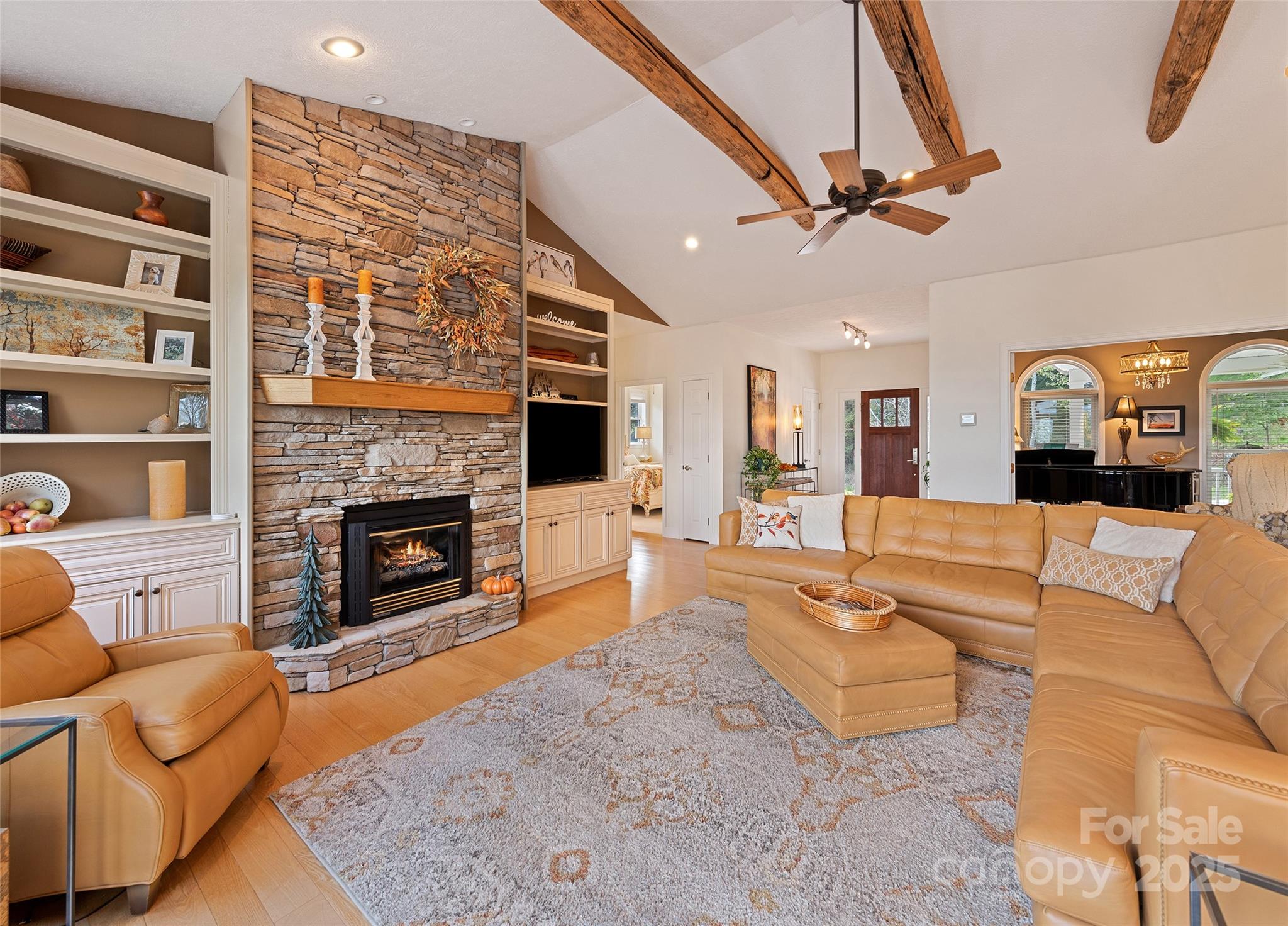 966 Coyote Hollow Road Property Photo 6
