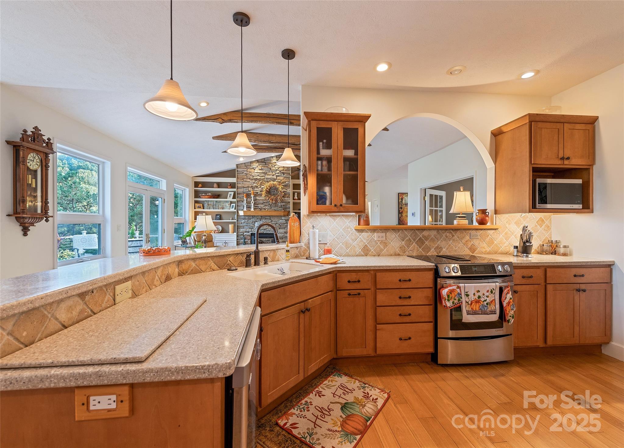 966 Coyote Hollow Road Property Photo 11
