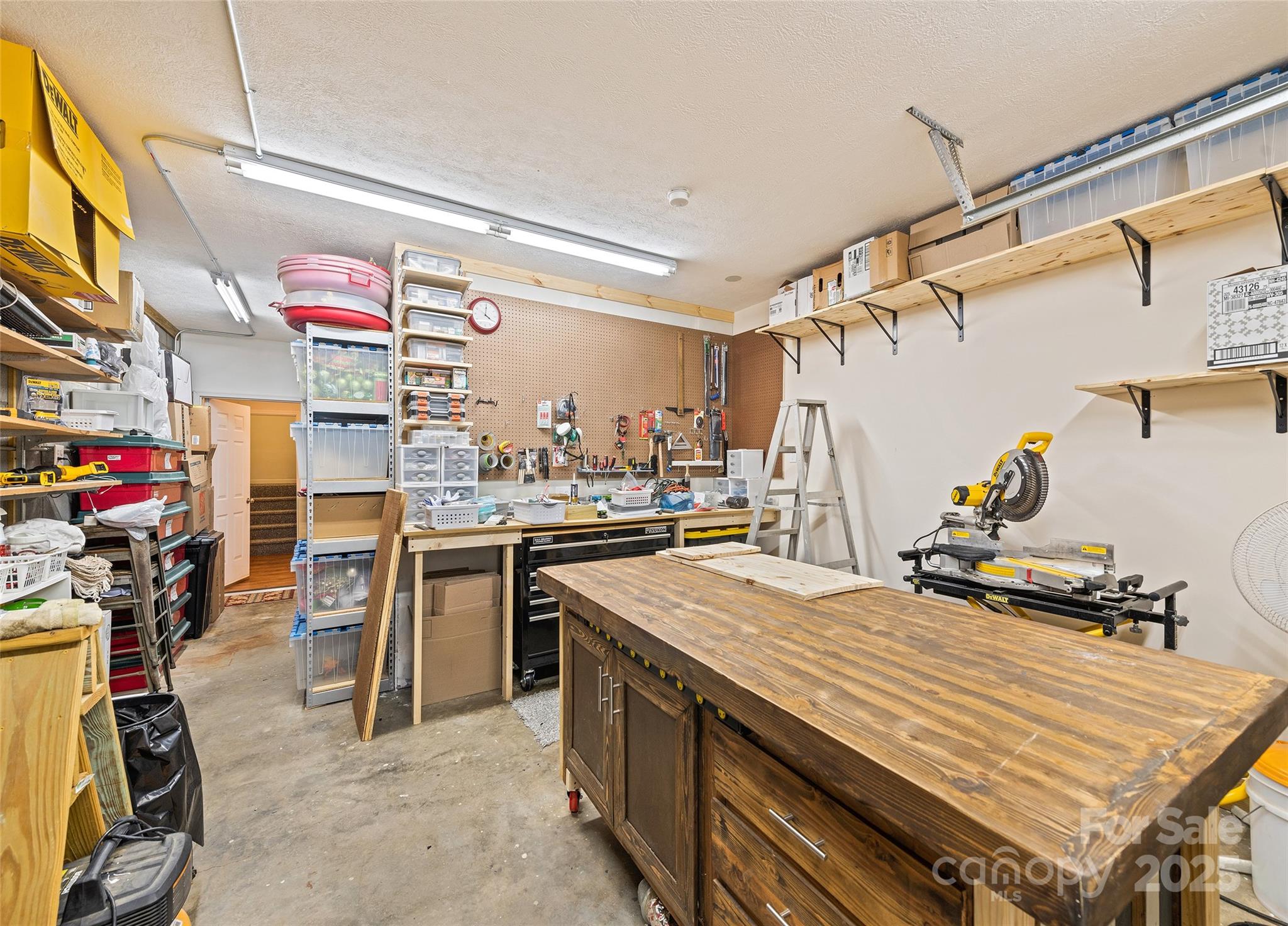 966 Coyote Hollow Road Property Photo 28