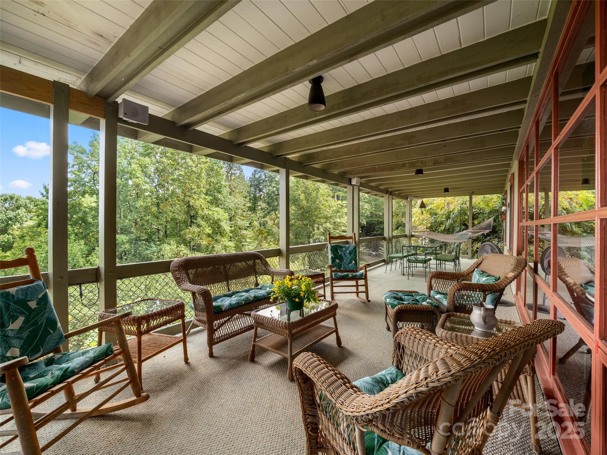 435 Upper Laurel Drive Property Photo 16