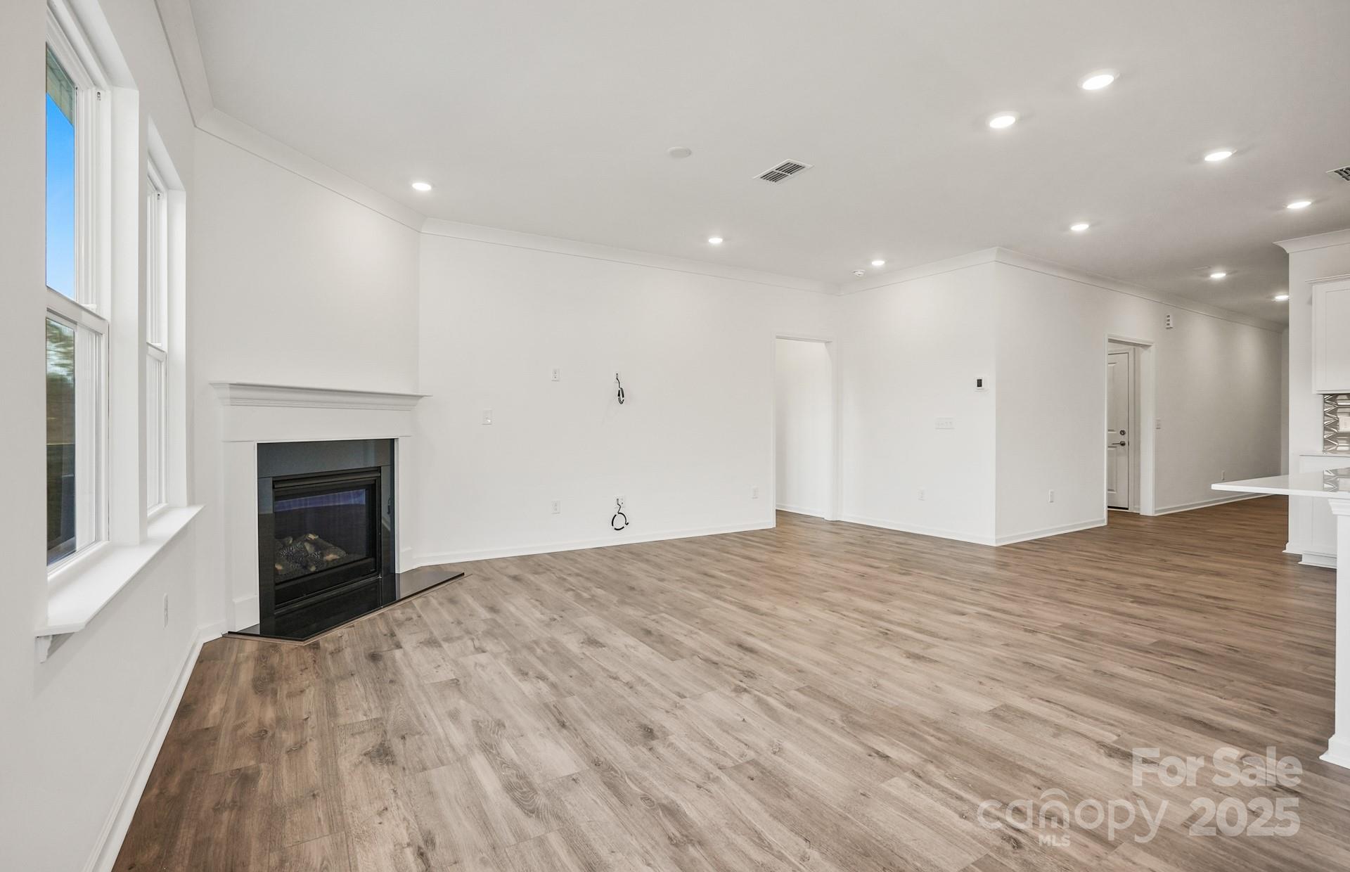 14209 New Crest Drive 146 Property Photo 8