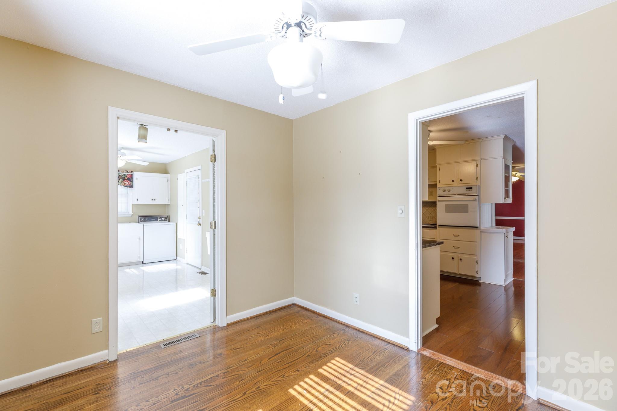 637 University Drive Property Photo 14