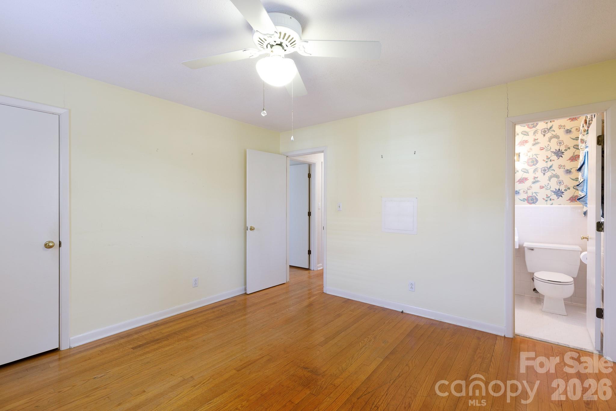 637 University Drive Property Photo 16