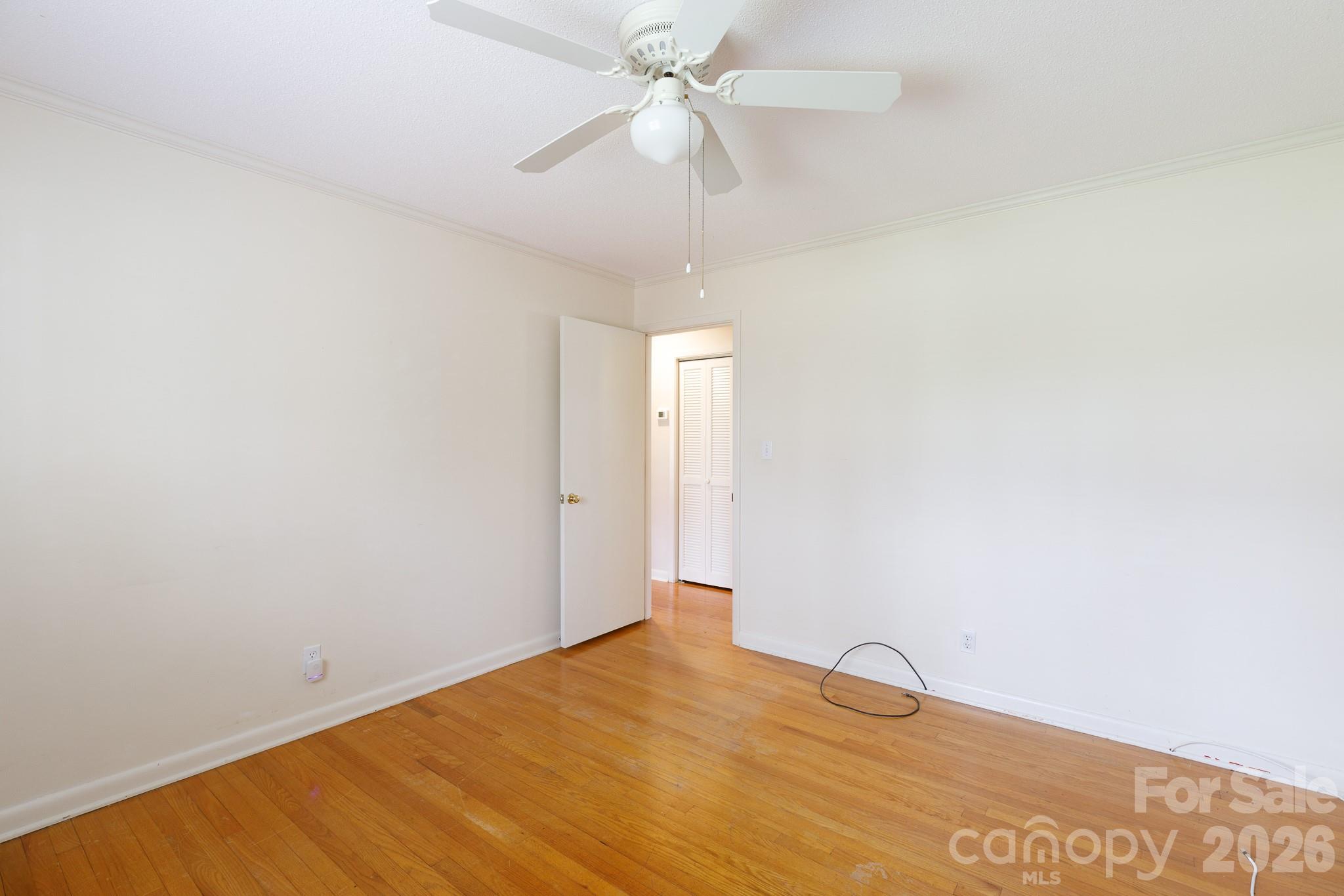 637 University Drive Property Photo 19