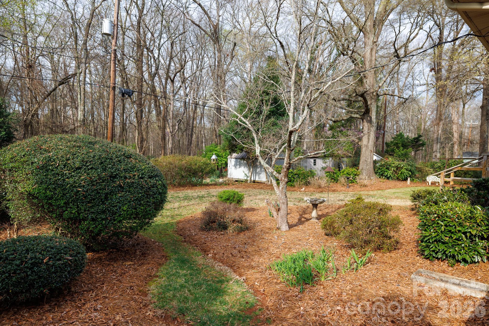 637 University Drive Property Photo 26