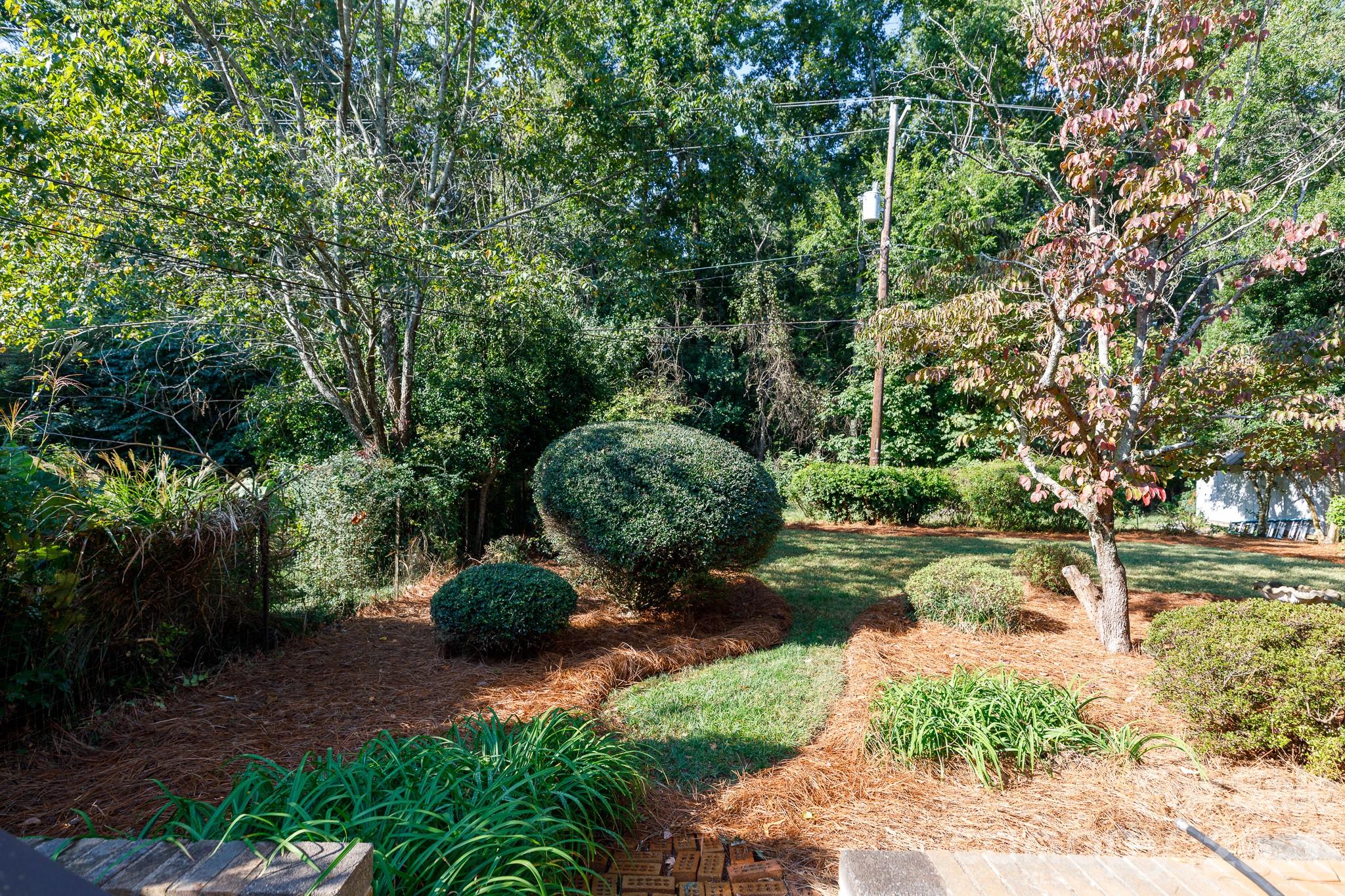 637 University Drive Property Photo 29