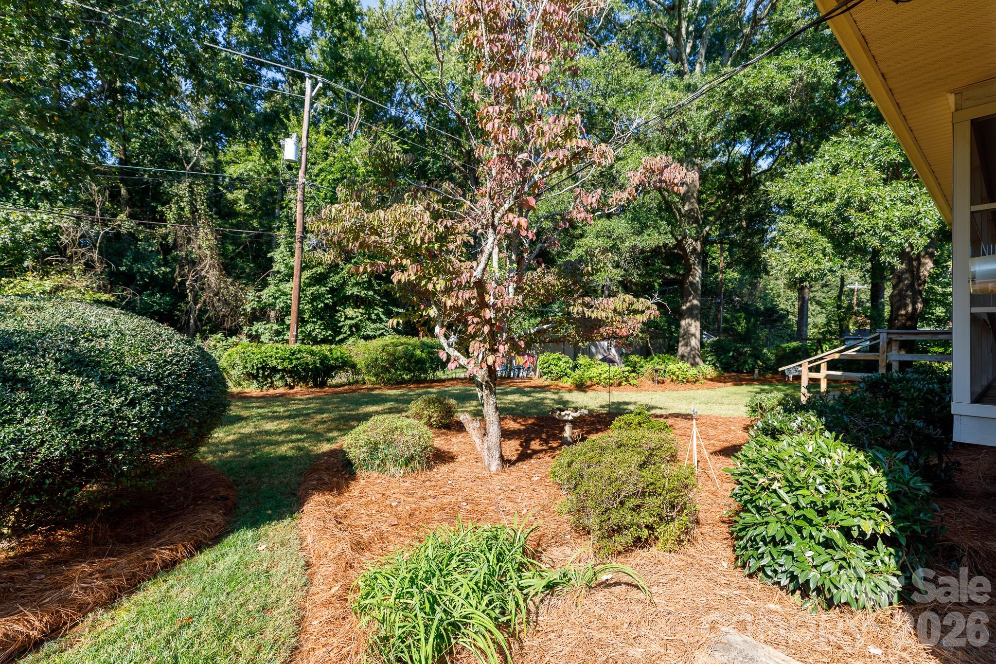 637 University Drive Property Photo 30