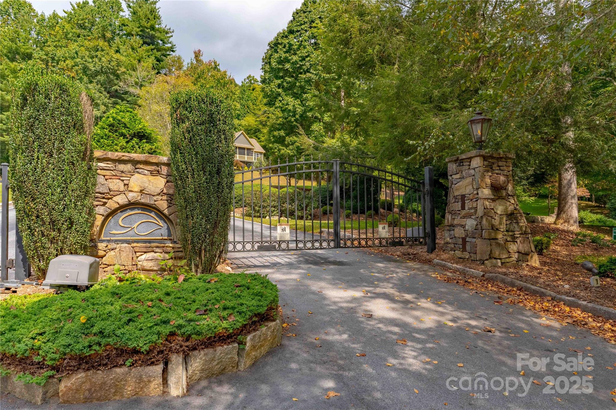 1043 Somersby Parkway Property Photo 24